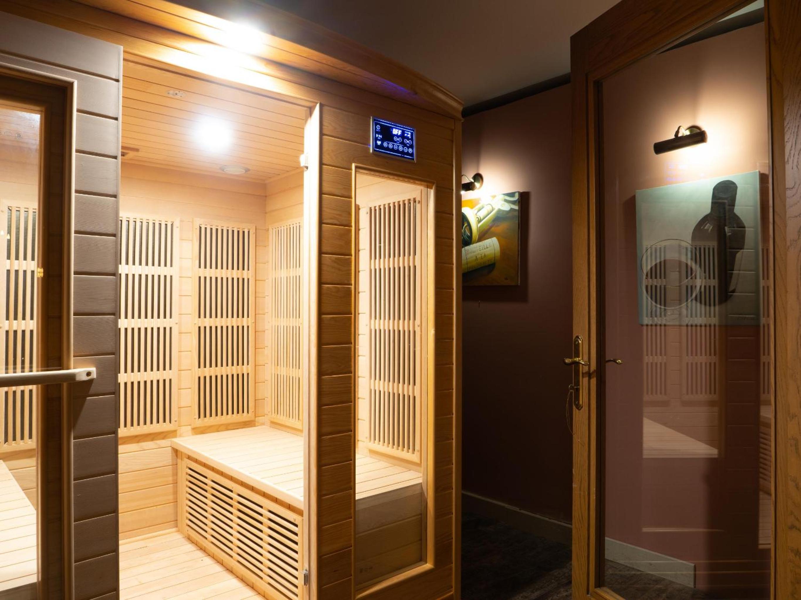 Villa Alexandra: Sea Views Pool Jacuzzi Sauna