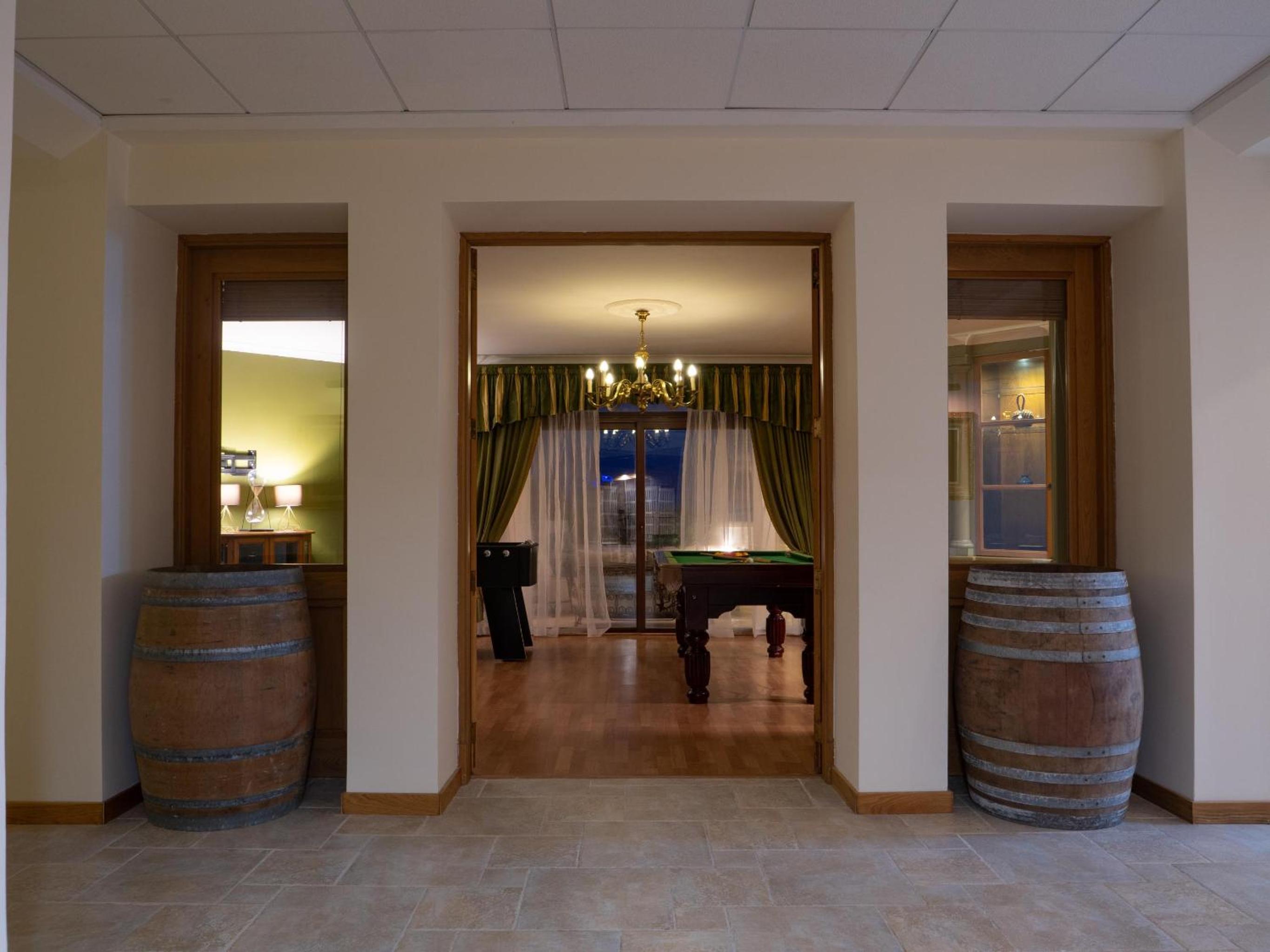 Villa Alexandra: Sea Views Pool Jacuzzi Sauna