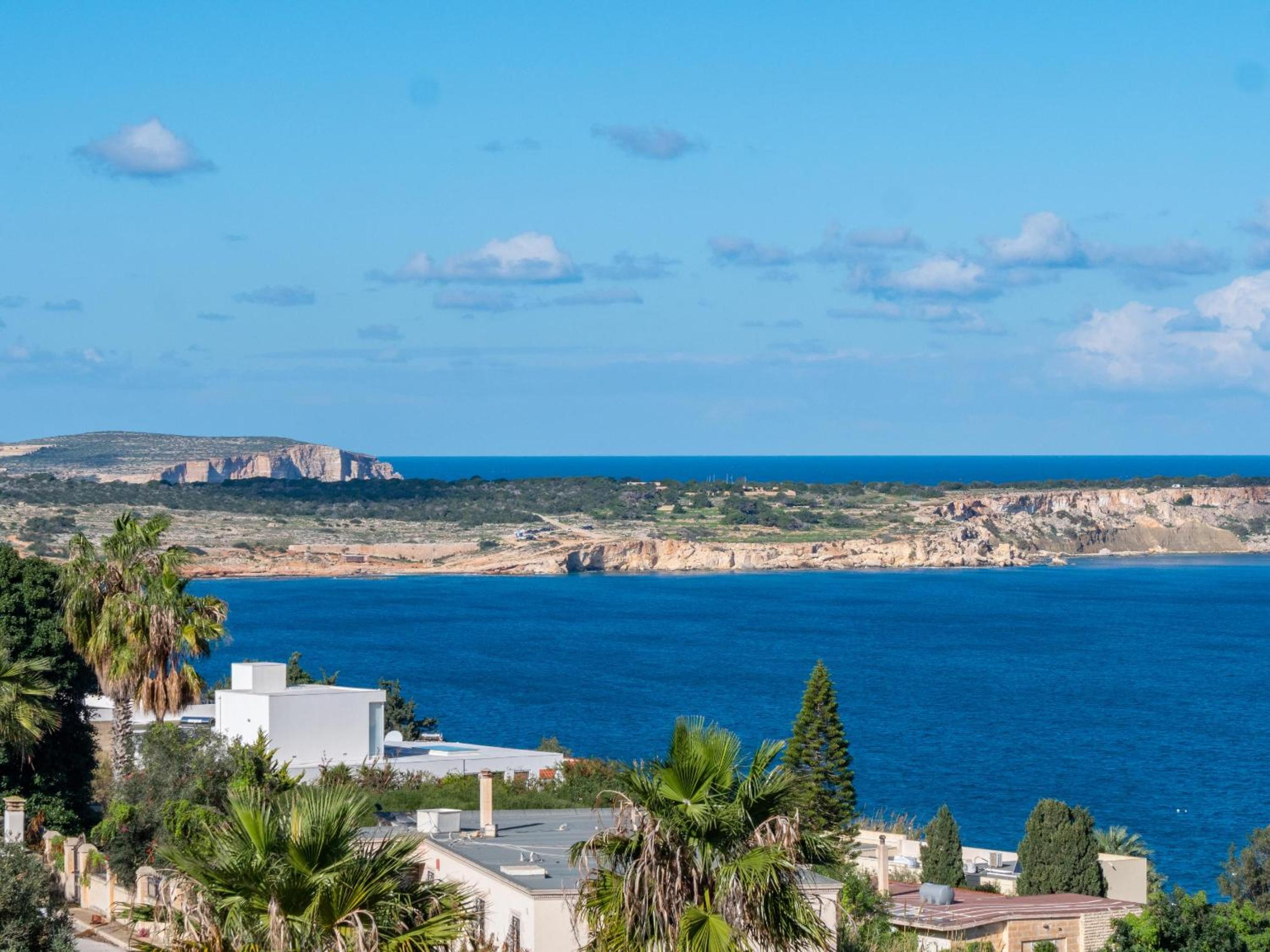 Villa Alexandra: Sea Views Pool Jacuzzi Sauna