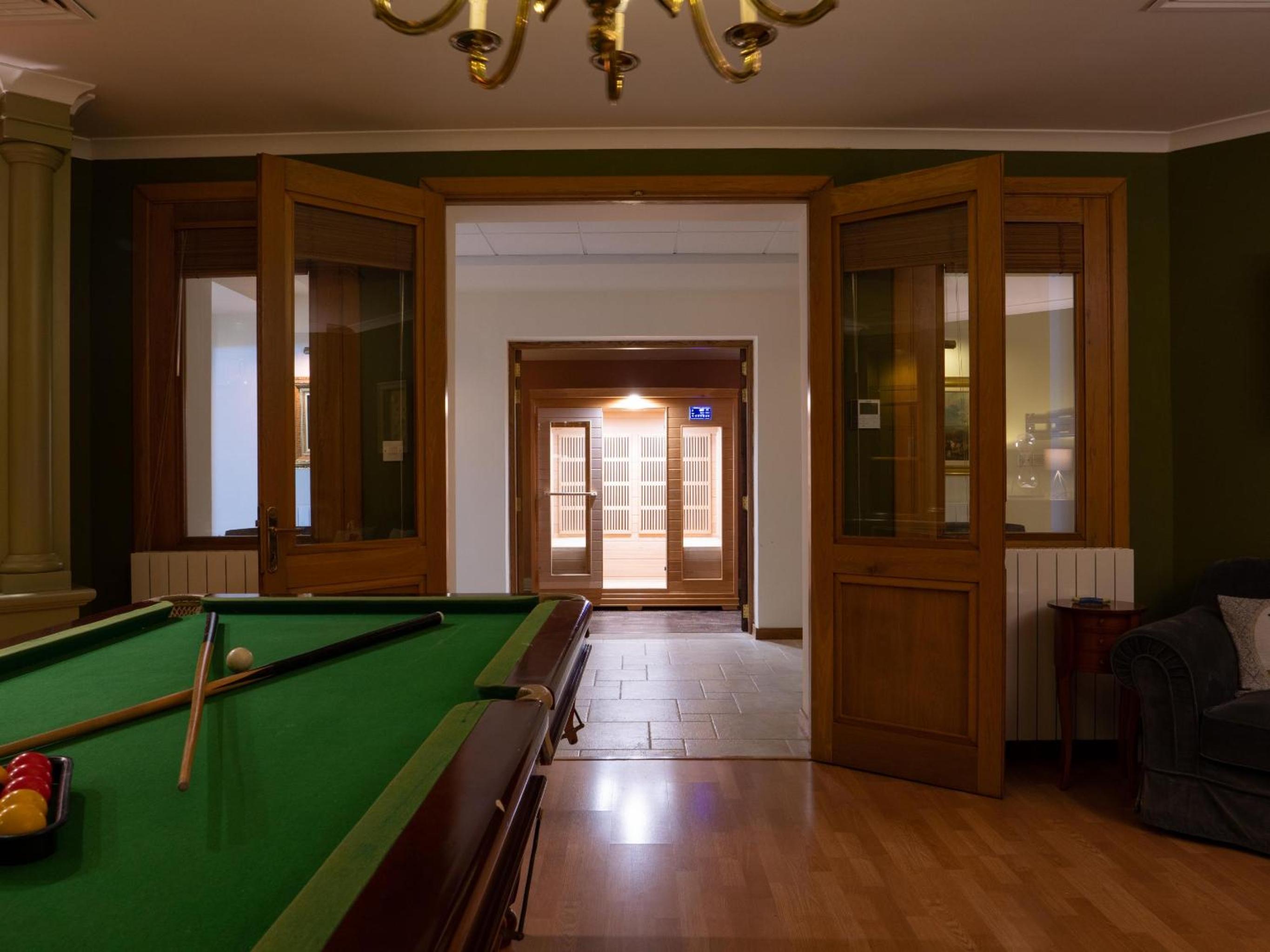 Villa Alexandra: Sea Views Pool Jacuzzi Sauna