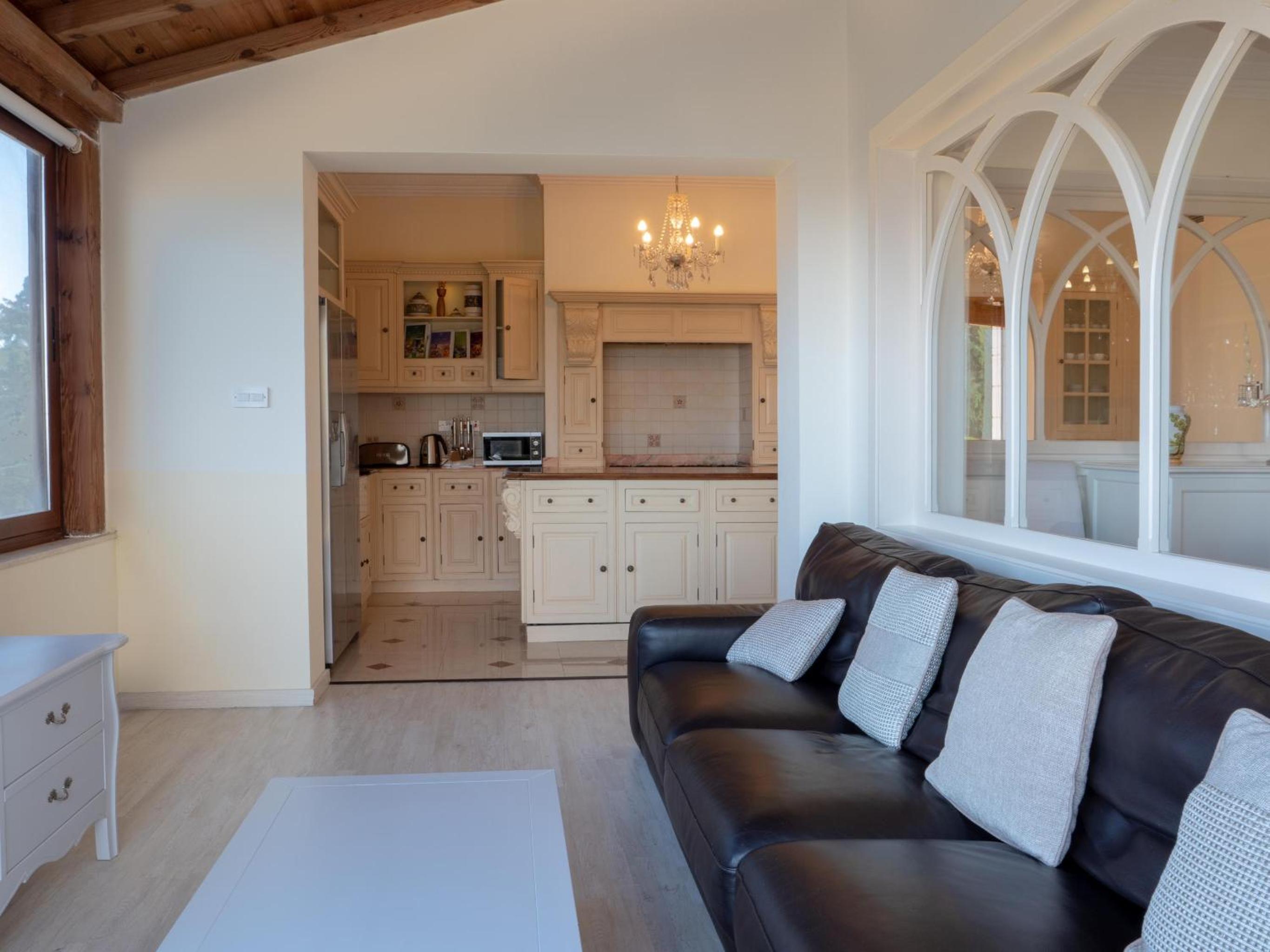 Villa Alexandra: Sea Views Pool Jacuzzi Sauna