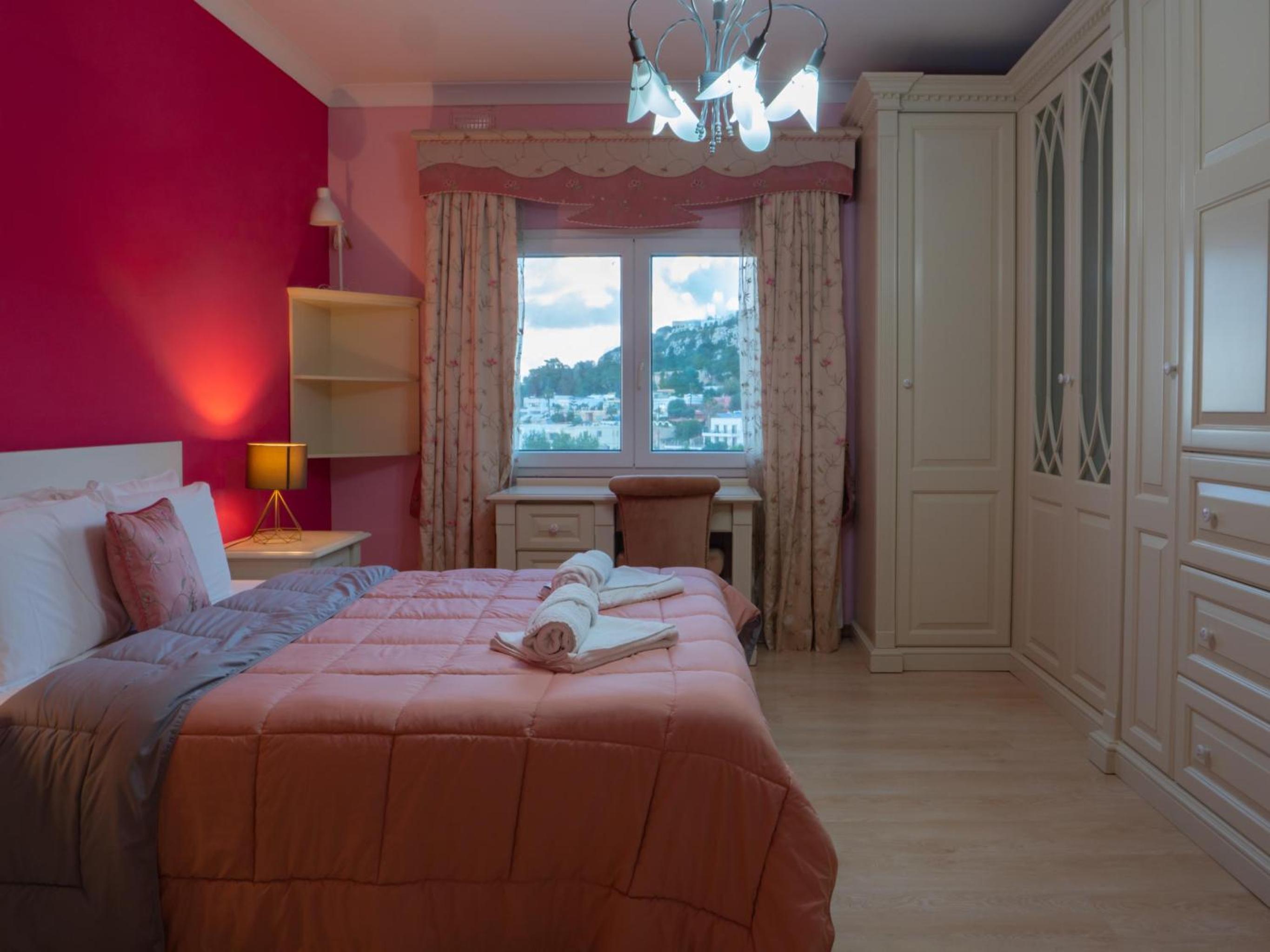 Villa Alexandra: Sea Views Pool Jacuzzi Sauna