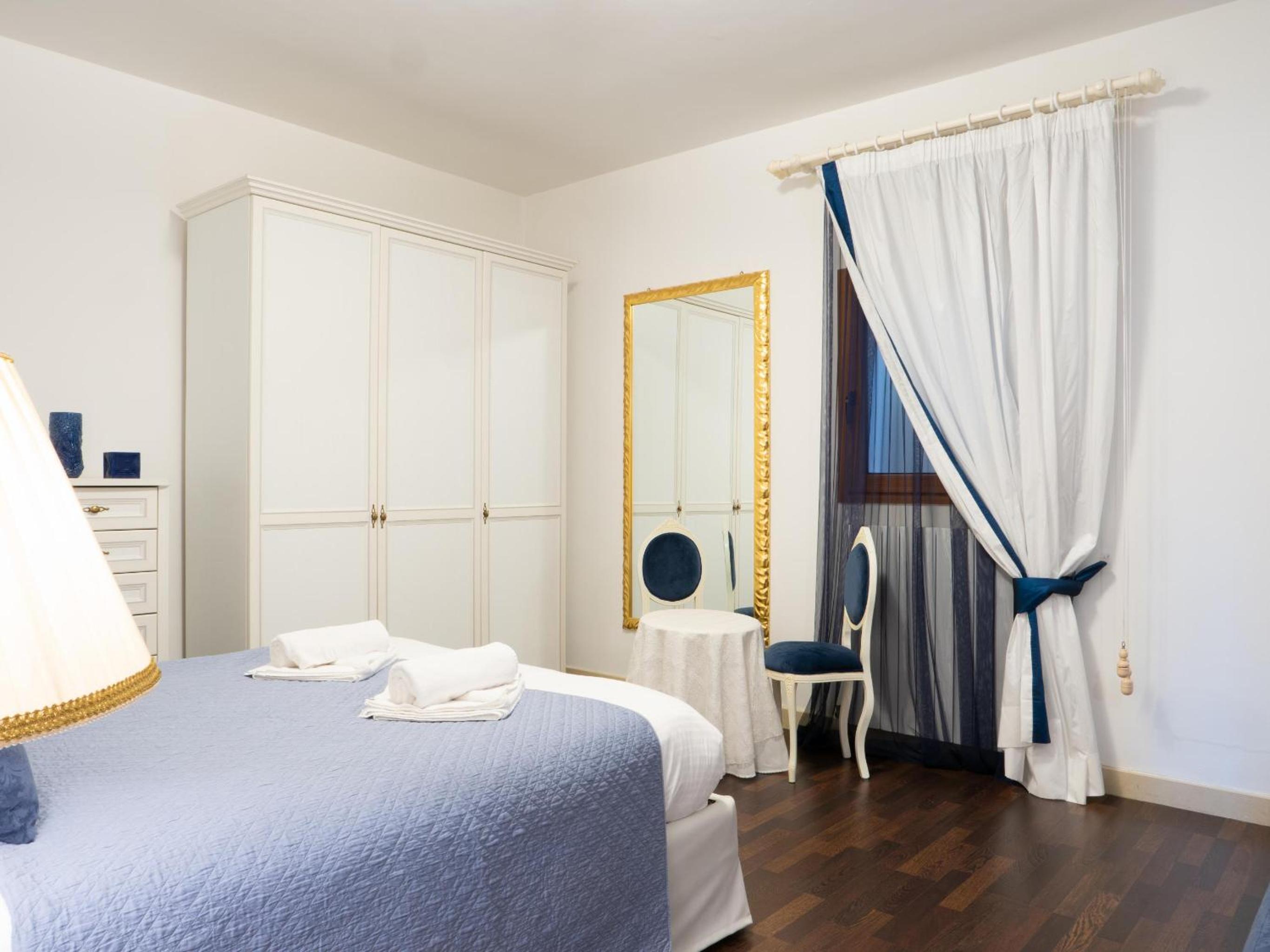 Villa Alexandra: Sea Views Pool Jacuzzi Sauna