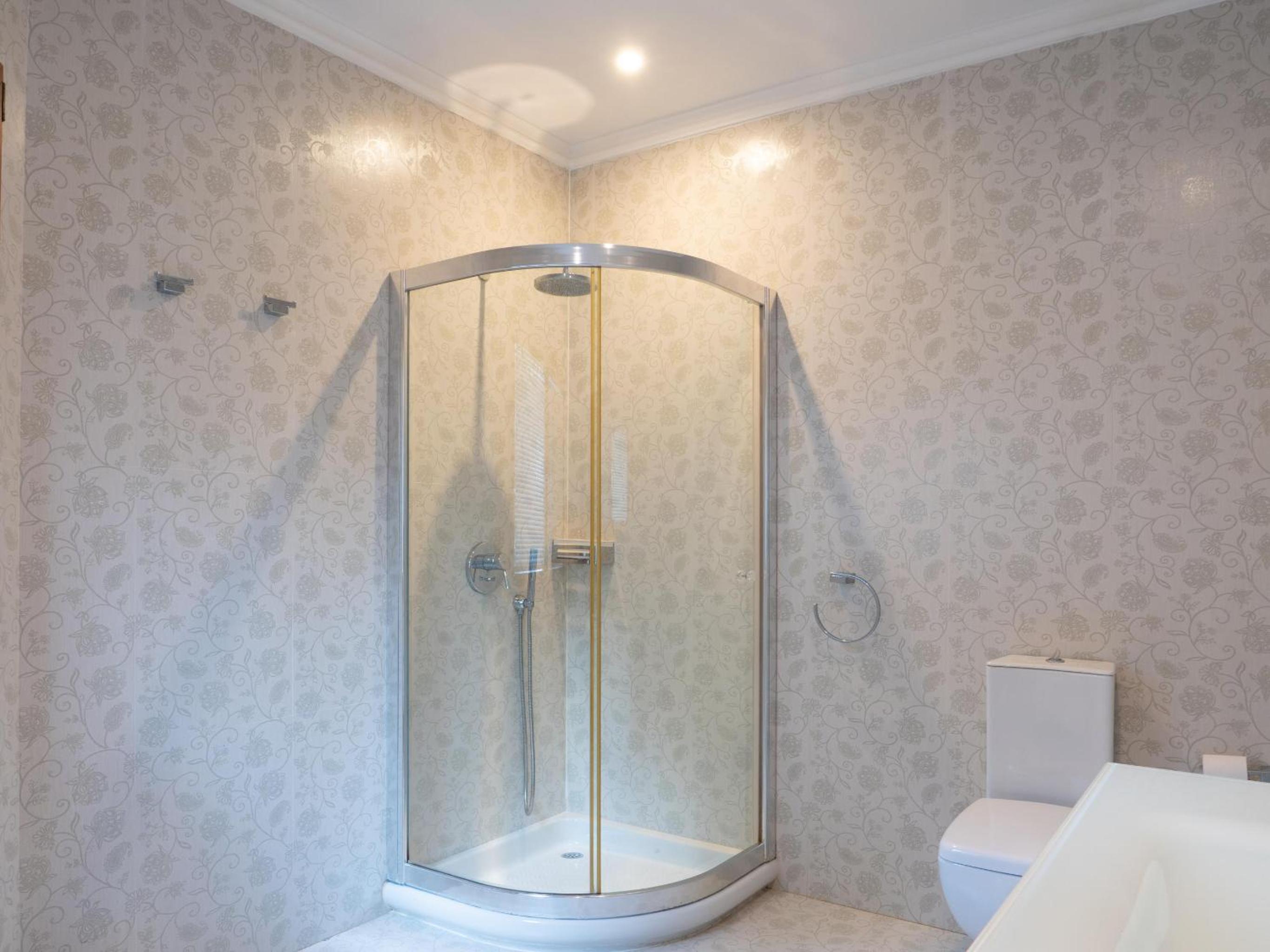 Villa Alexandra: Sea Views Pool Jacuzzi Sauna