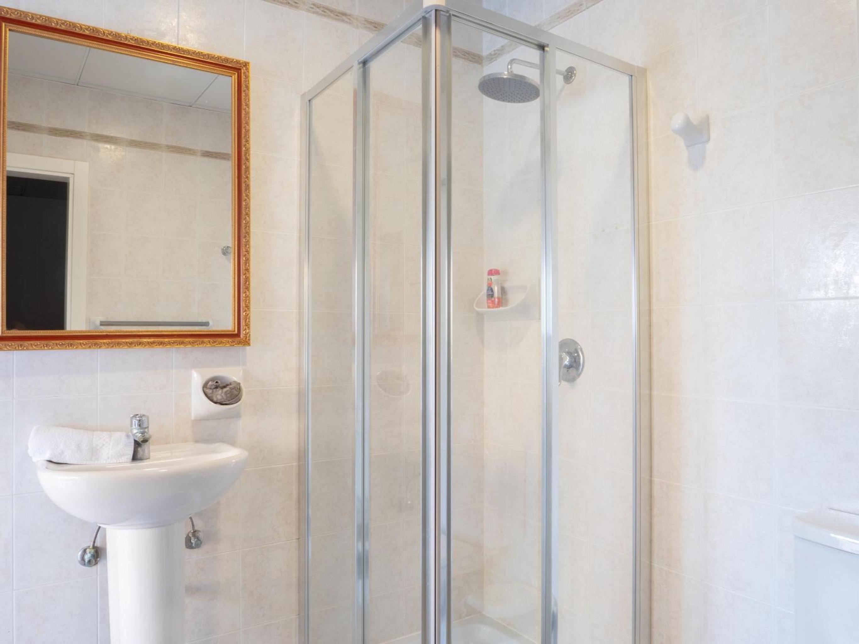 Villa Alexandra: Sea Views Pool Jacuzzi Sauna