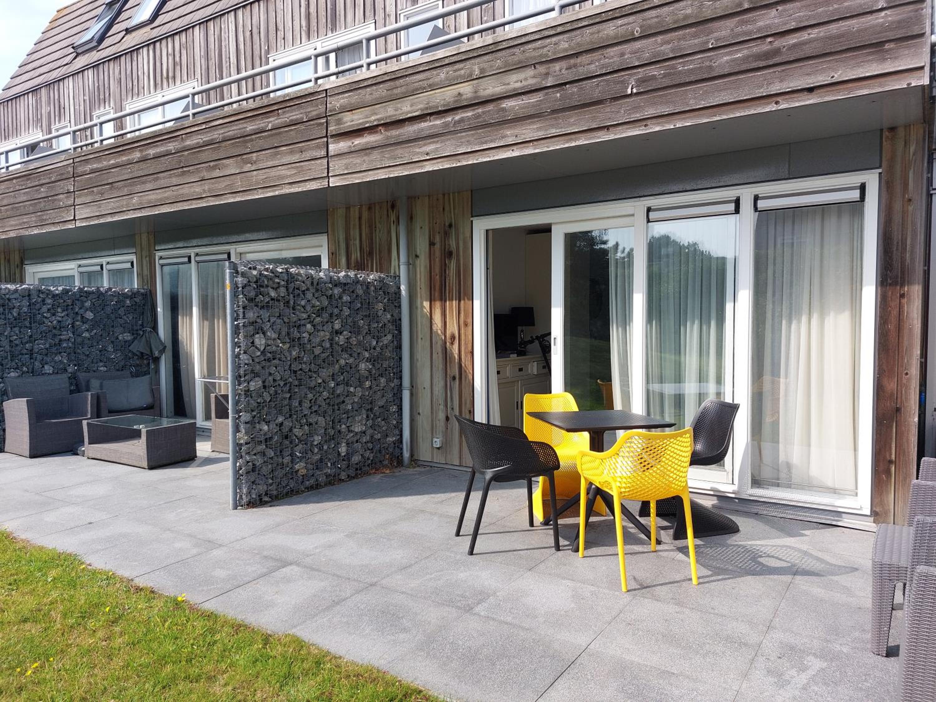 Ster-Appartement ""ZEEDUIN"", met eigen KEUKEN, ZONNIG TERRAS, VERWARMD ZWEMBAD, nabij DORP, DUINEN en STRAND view 4