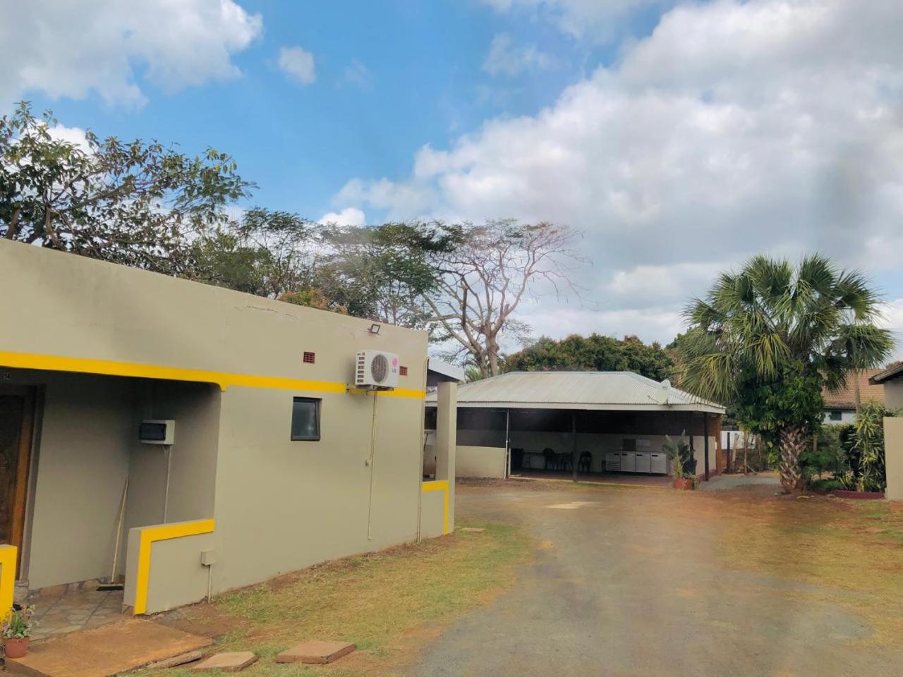 Hluhluwe Vacations - Hluzu Guest House - Property Image 3