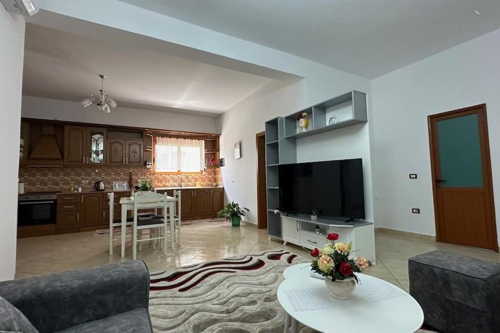 Art's Apartment