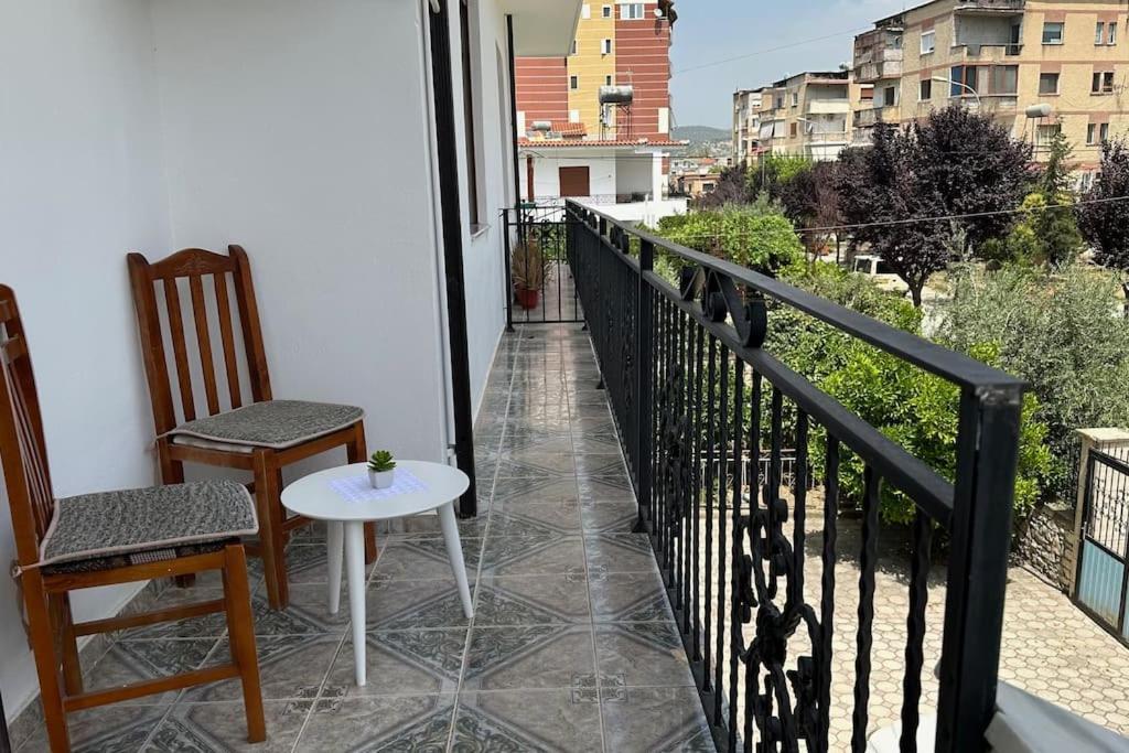 Art's Apartment