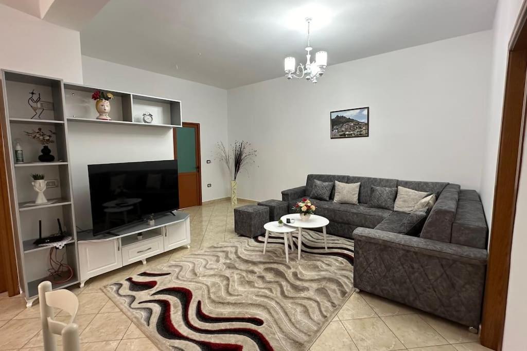 Art's Apartment