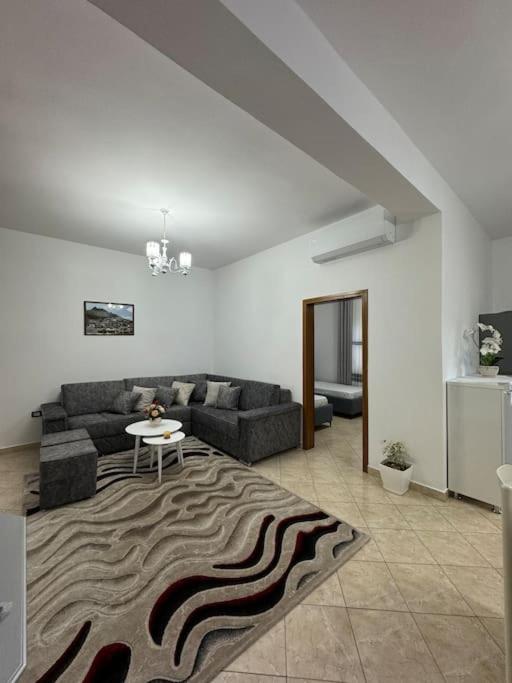 Art's Apartment