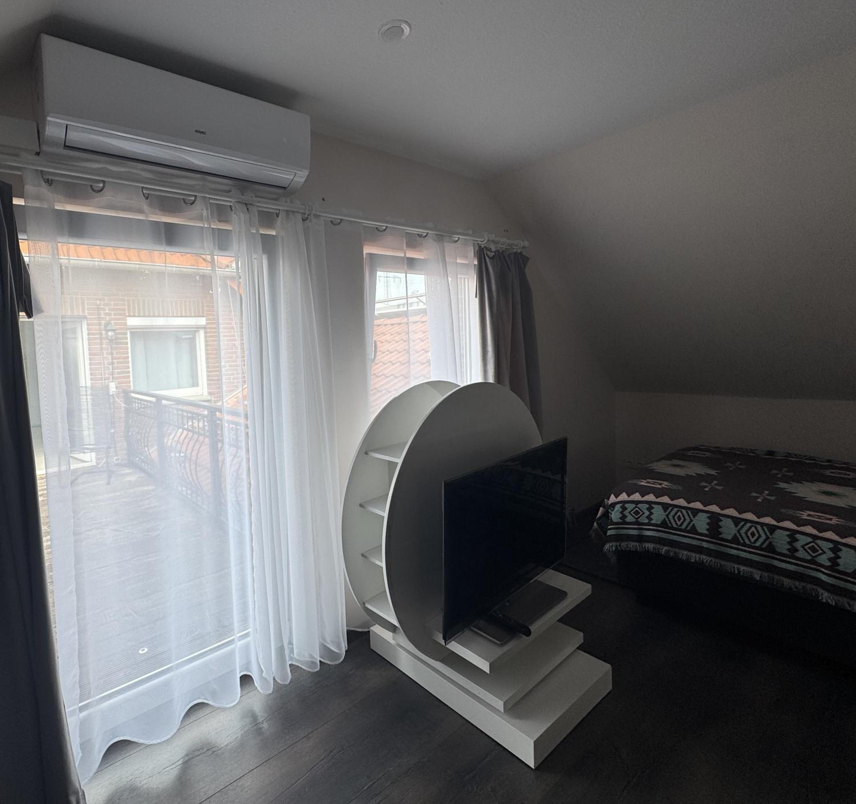 Modern House Gehrden auf 2 Etagen, Nice Garten, Barbecue, Contactless Check-in, free parking