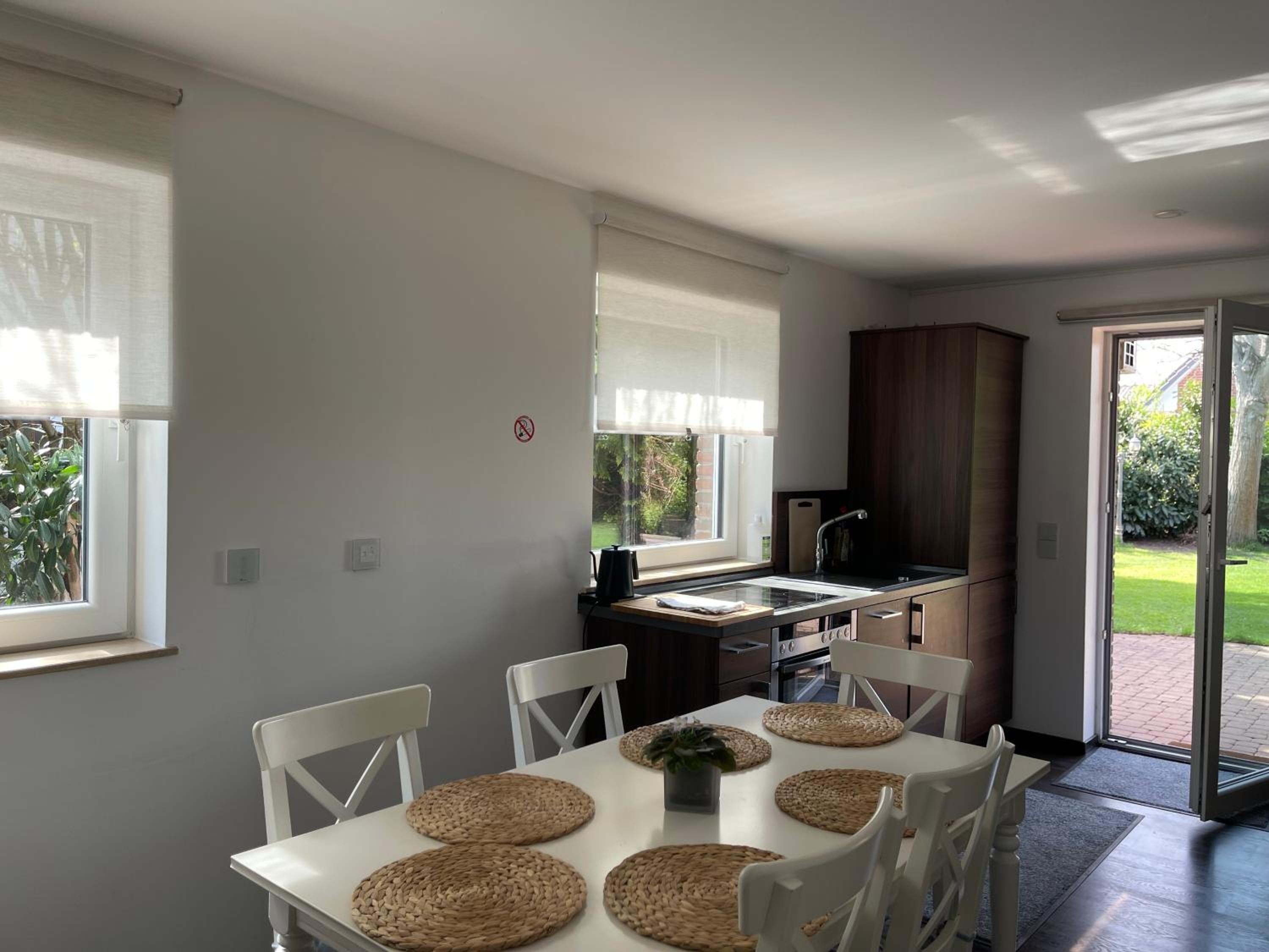 Modern House Gehrden auf 2 Etagen, Nice Garten, Barbecue, Contactless Check-in, free parking