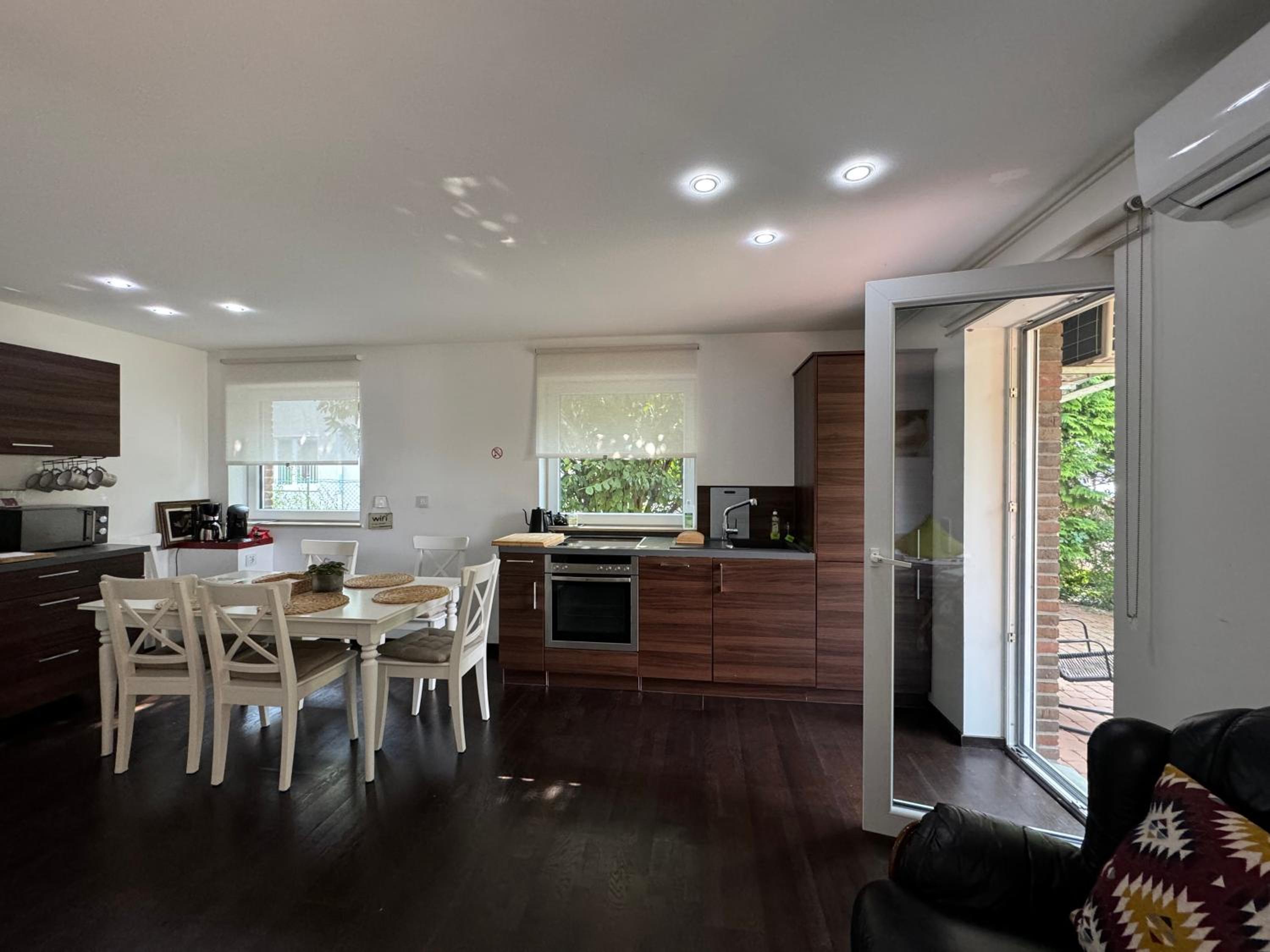 Modern House Gehrden auf 2 Etagen, Nice Garten, Barbecue, Contactless Check-in, free parking