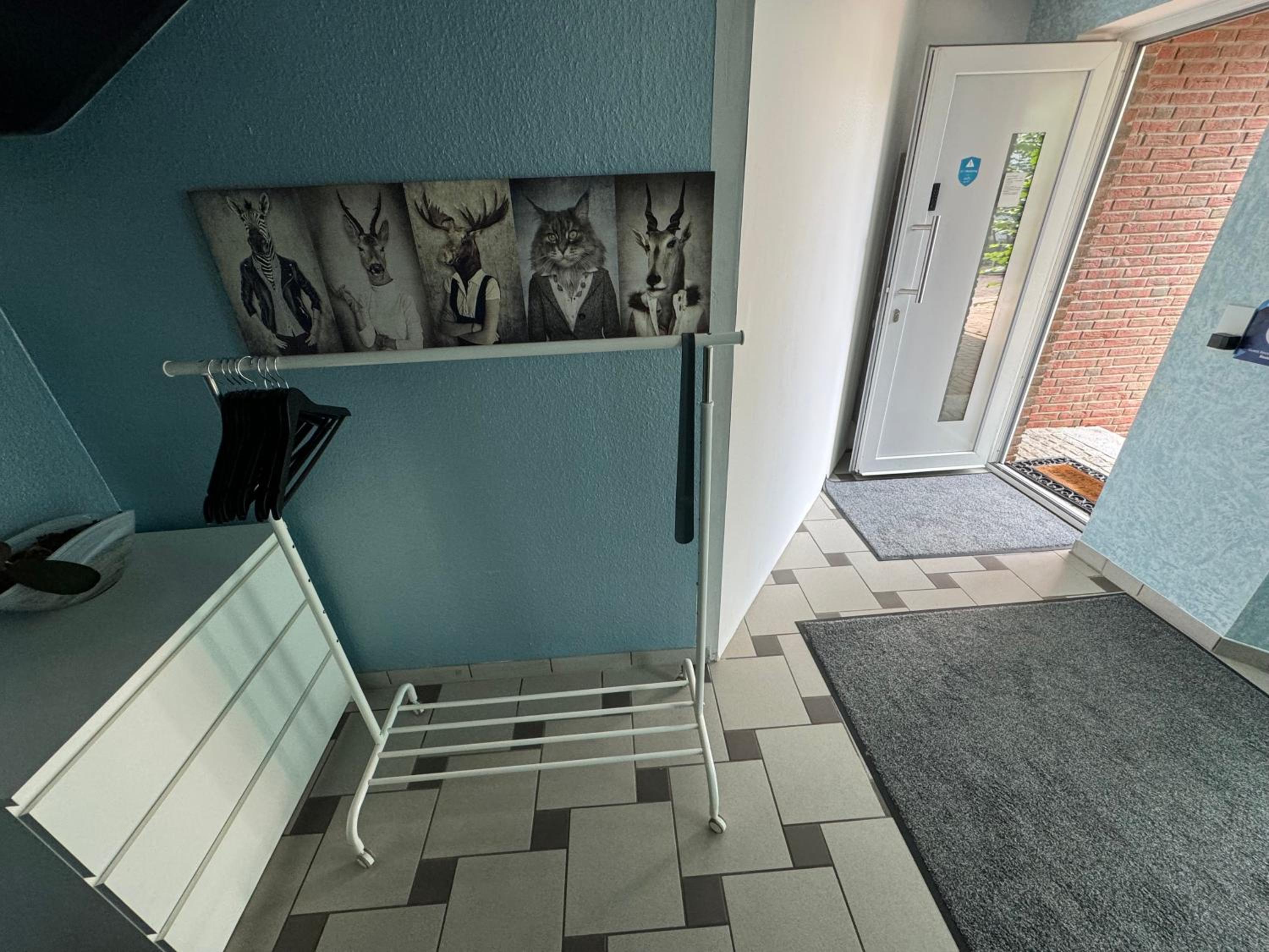 Modern House Gehrden auf 2 Etagen, Nice Garten, Barbecue, Contactless Check-in, free parking