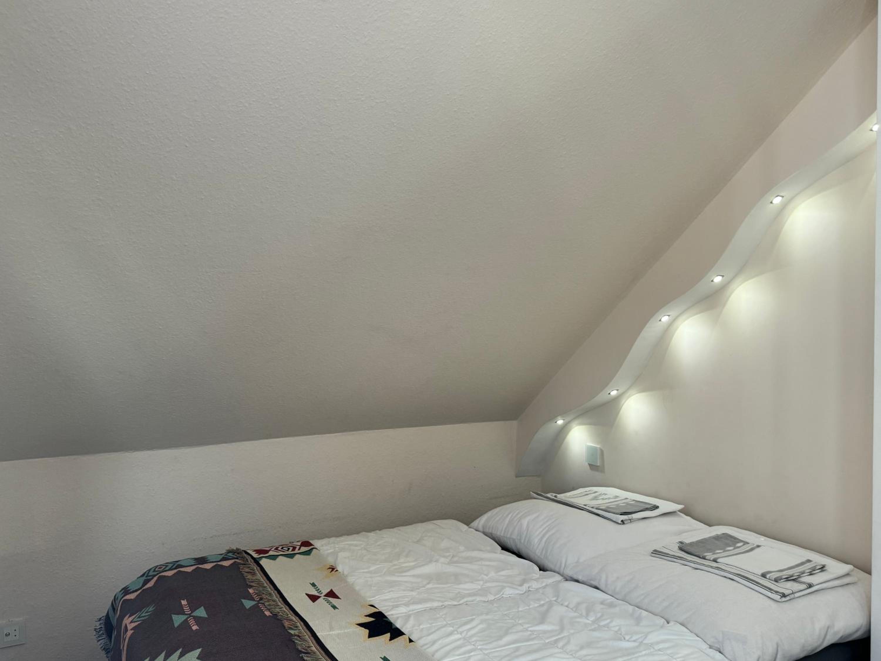 Modern House Gehrden auf 2 Etagen, Nice Garten, Barbecue, Contactless Check-in, free parking