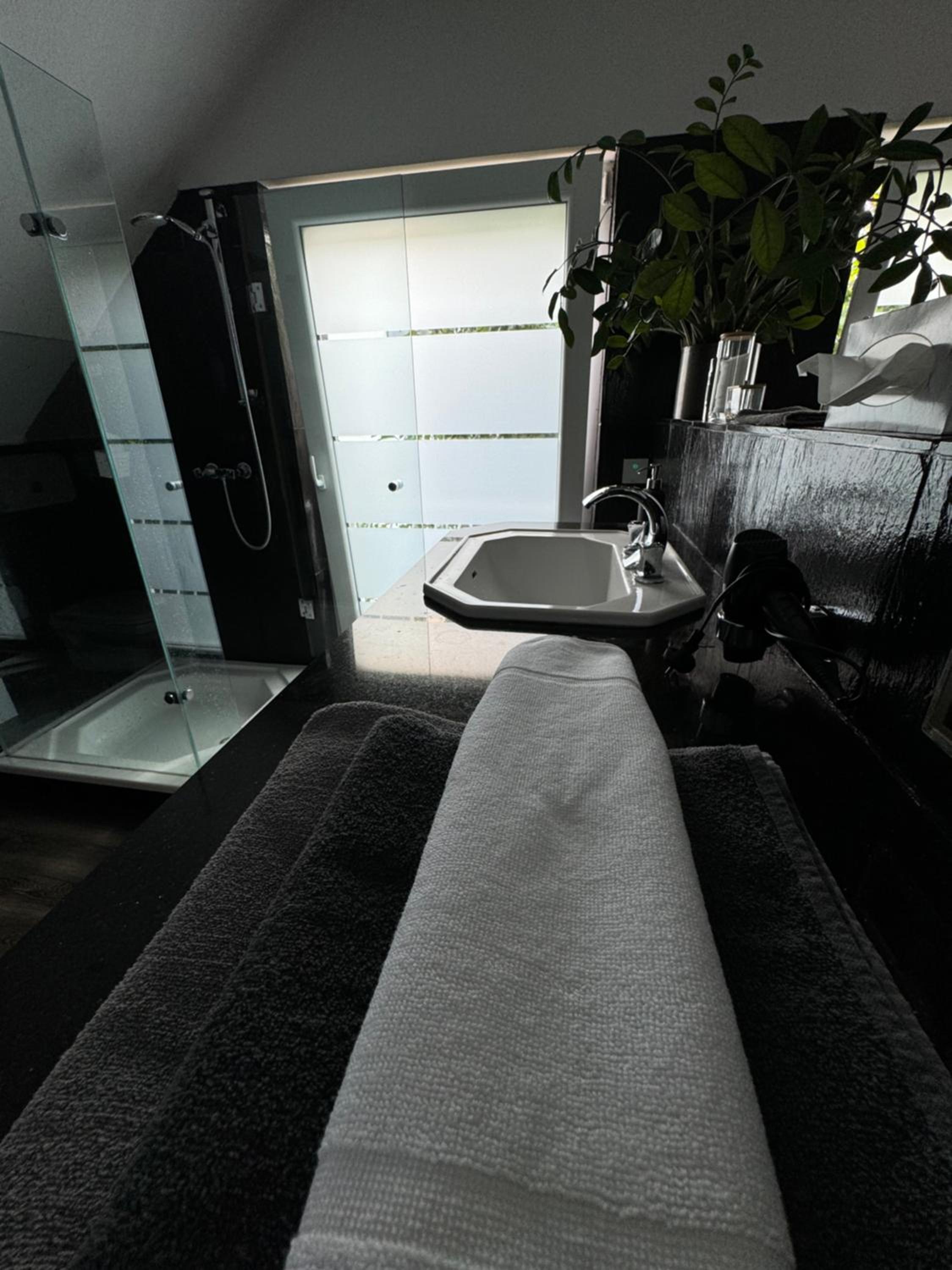 Modern House Gehrden auf 2 Etagen, Nice Garten, Barbecue, Contactless Check-in, free parking