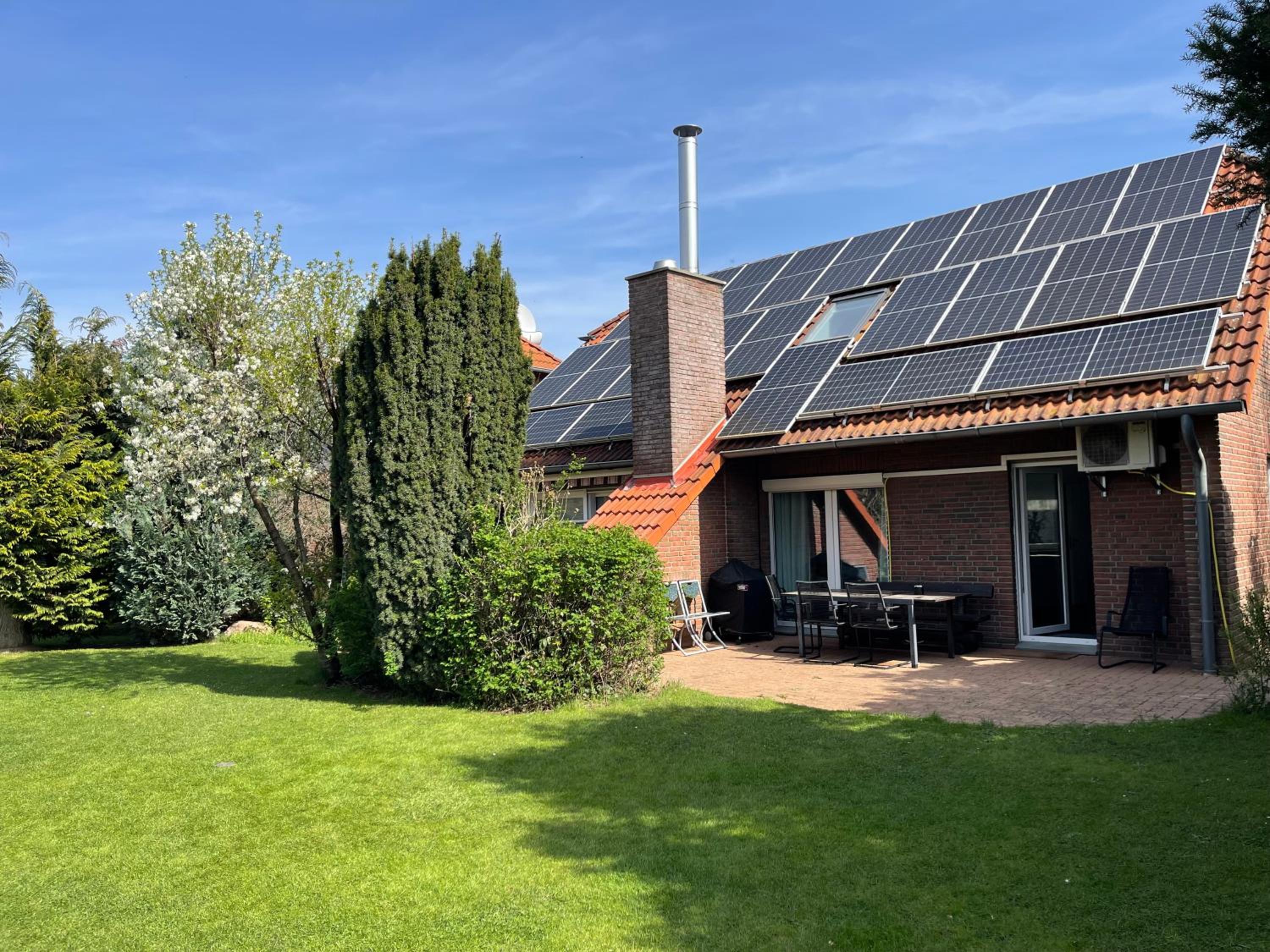 Modern House Gehrden auf 2 Etagen, Nice Garten, Barbecue, Contactless Check-in, free parking