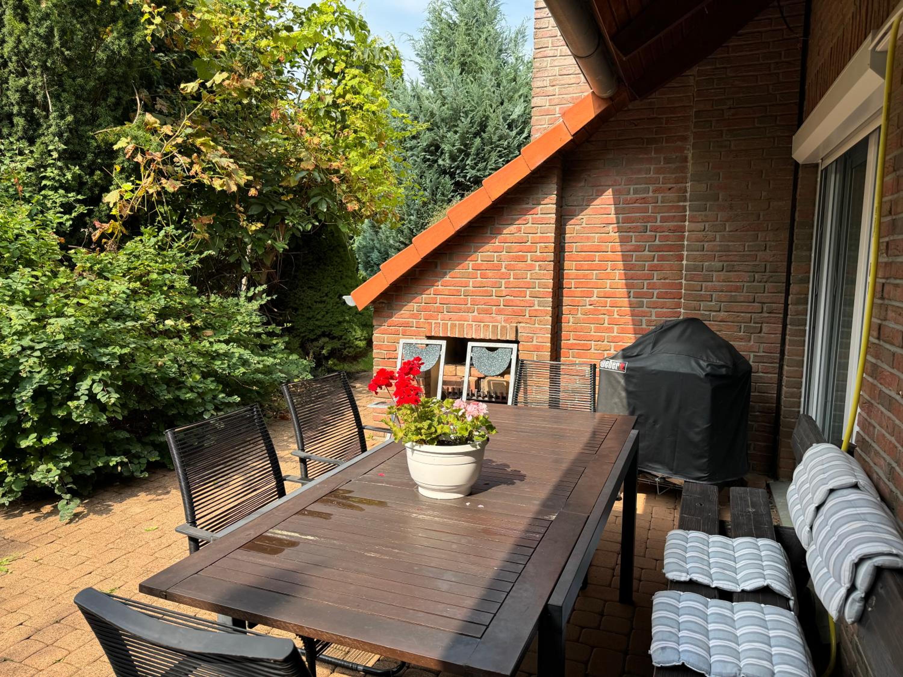 Modern House Gehrden auf 2 Etagen, Nice Garten, Barbecue, Contactless Check-in, free parking