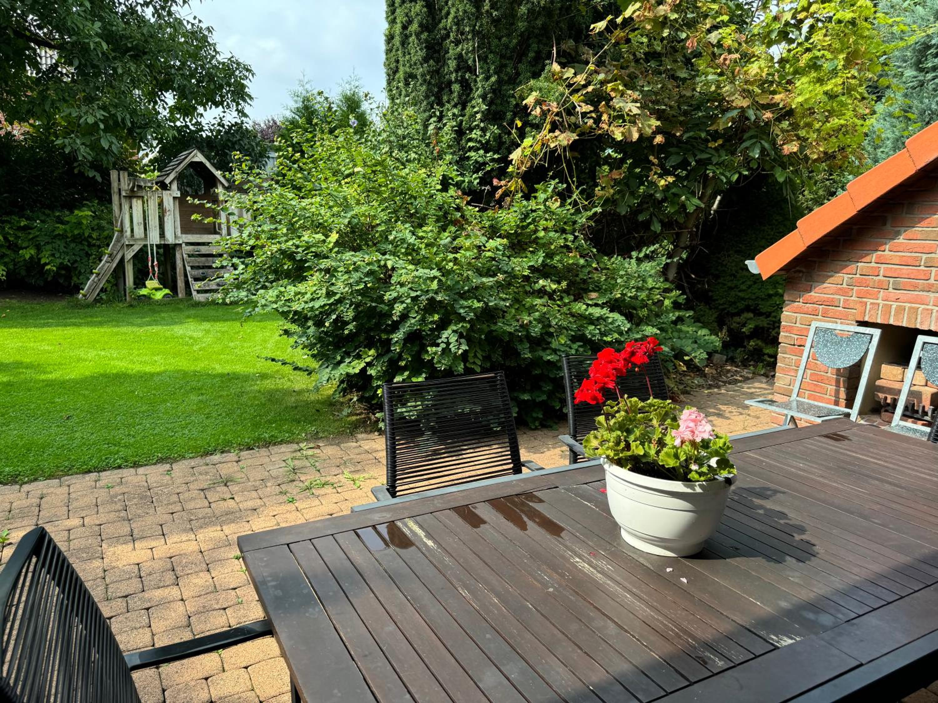 Modern House Gehrden auf 2 Etagen, Nice Garten, Barbecue, Contactless Check-in, free parking