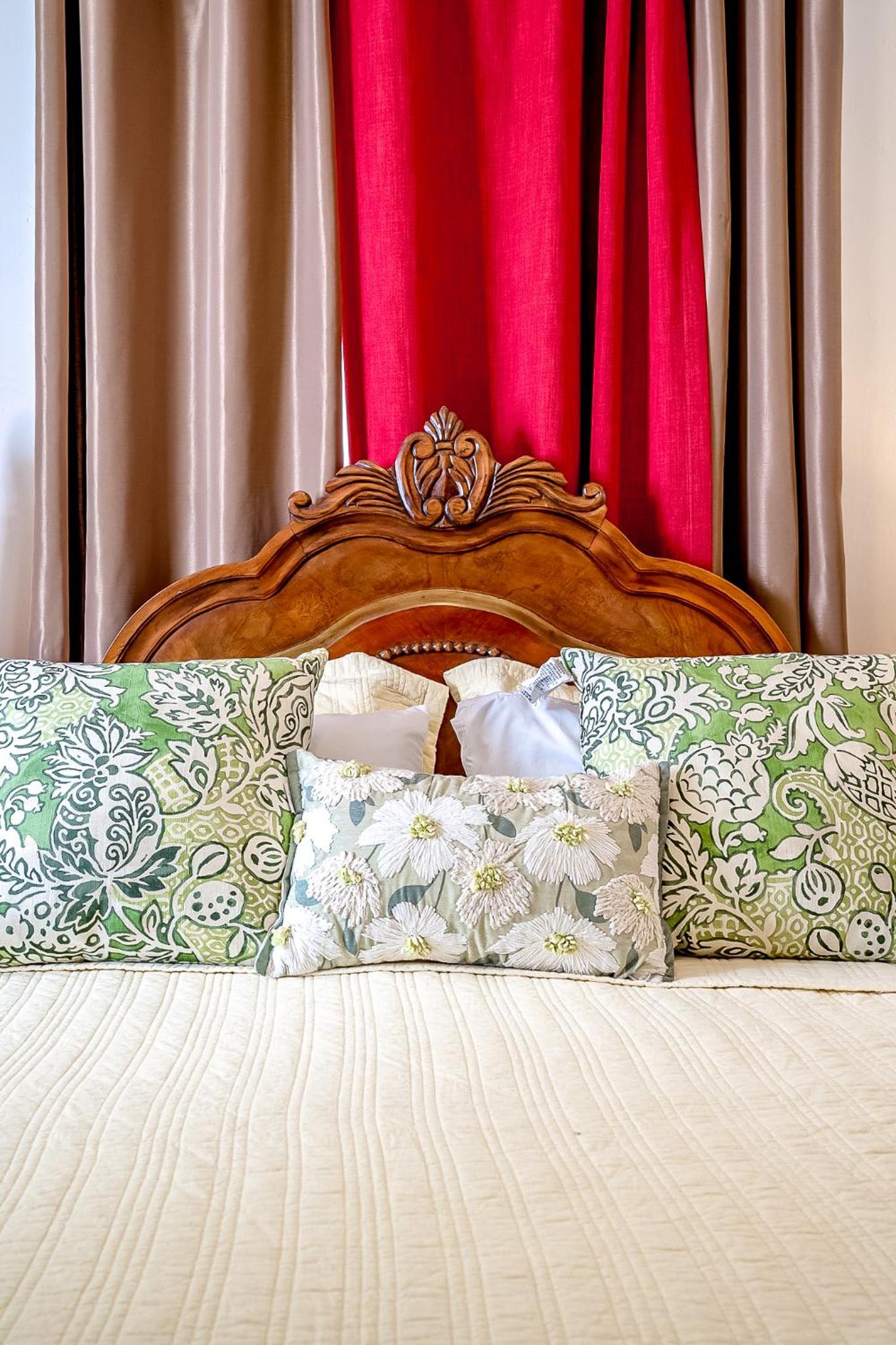 Private Rooms at Miami, Buena Vista with Parking