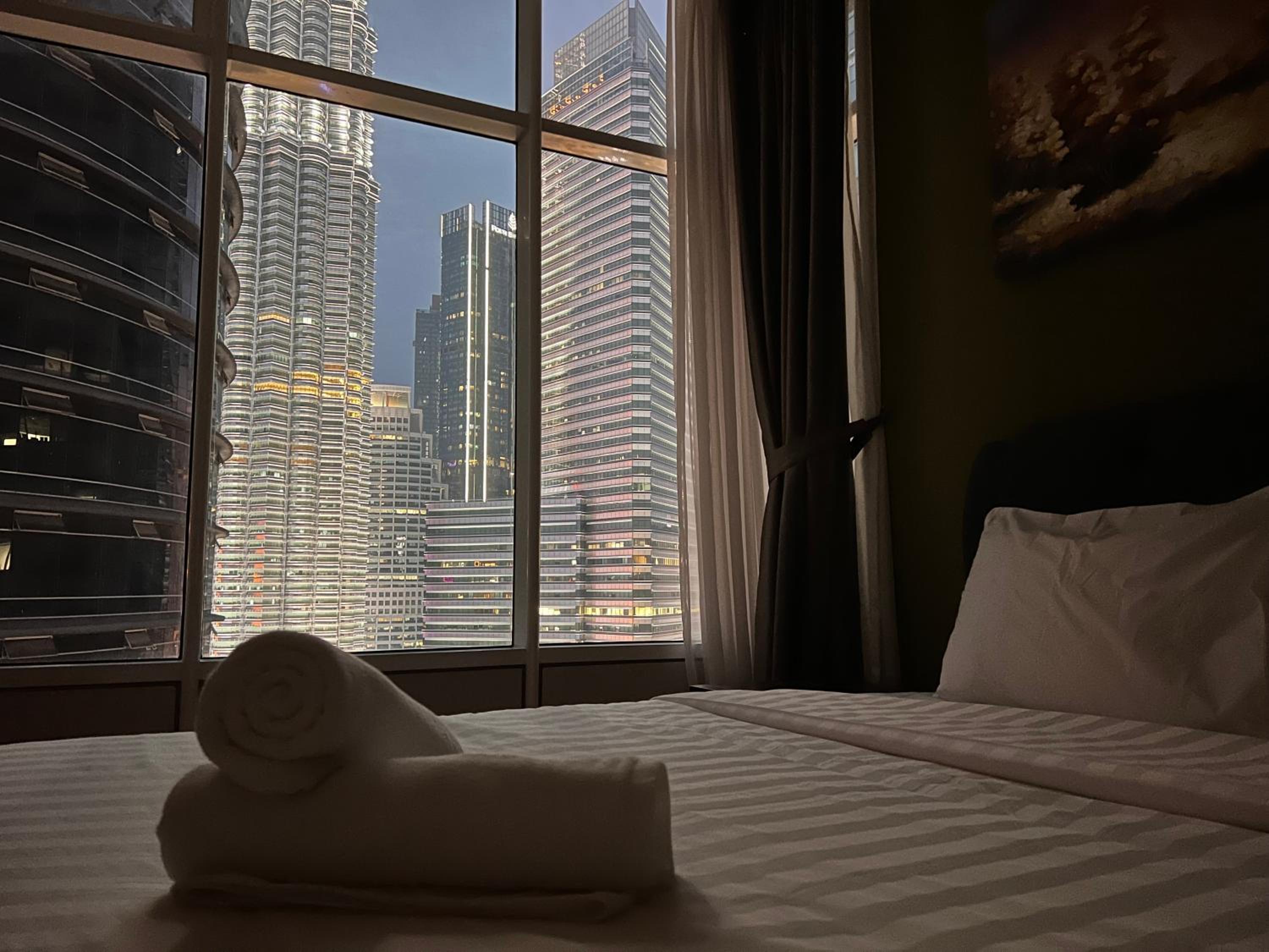 Sky Suites at KLCC by Mitstay