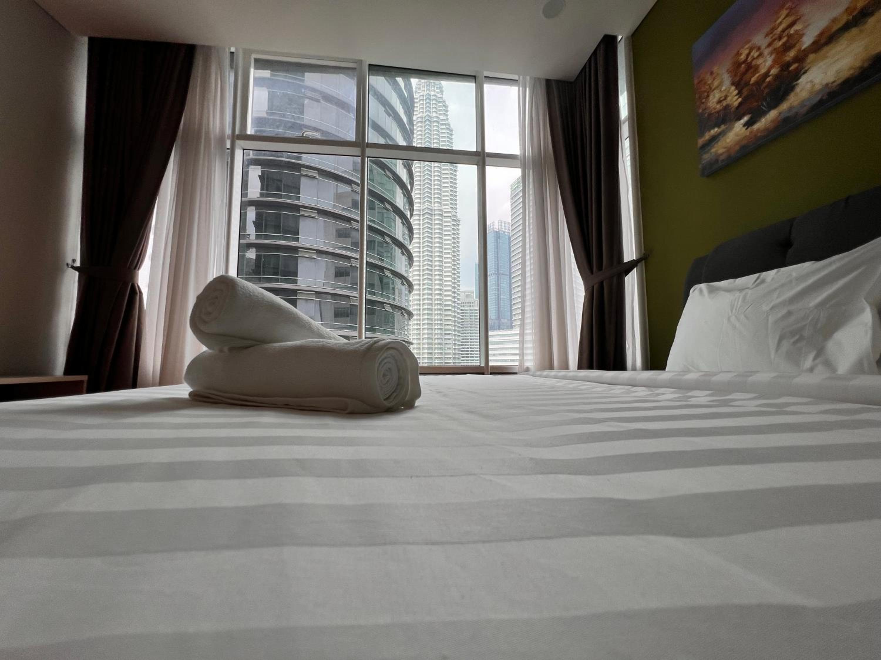 Sky Suites at KLCC by Mitstay