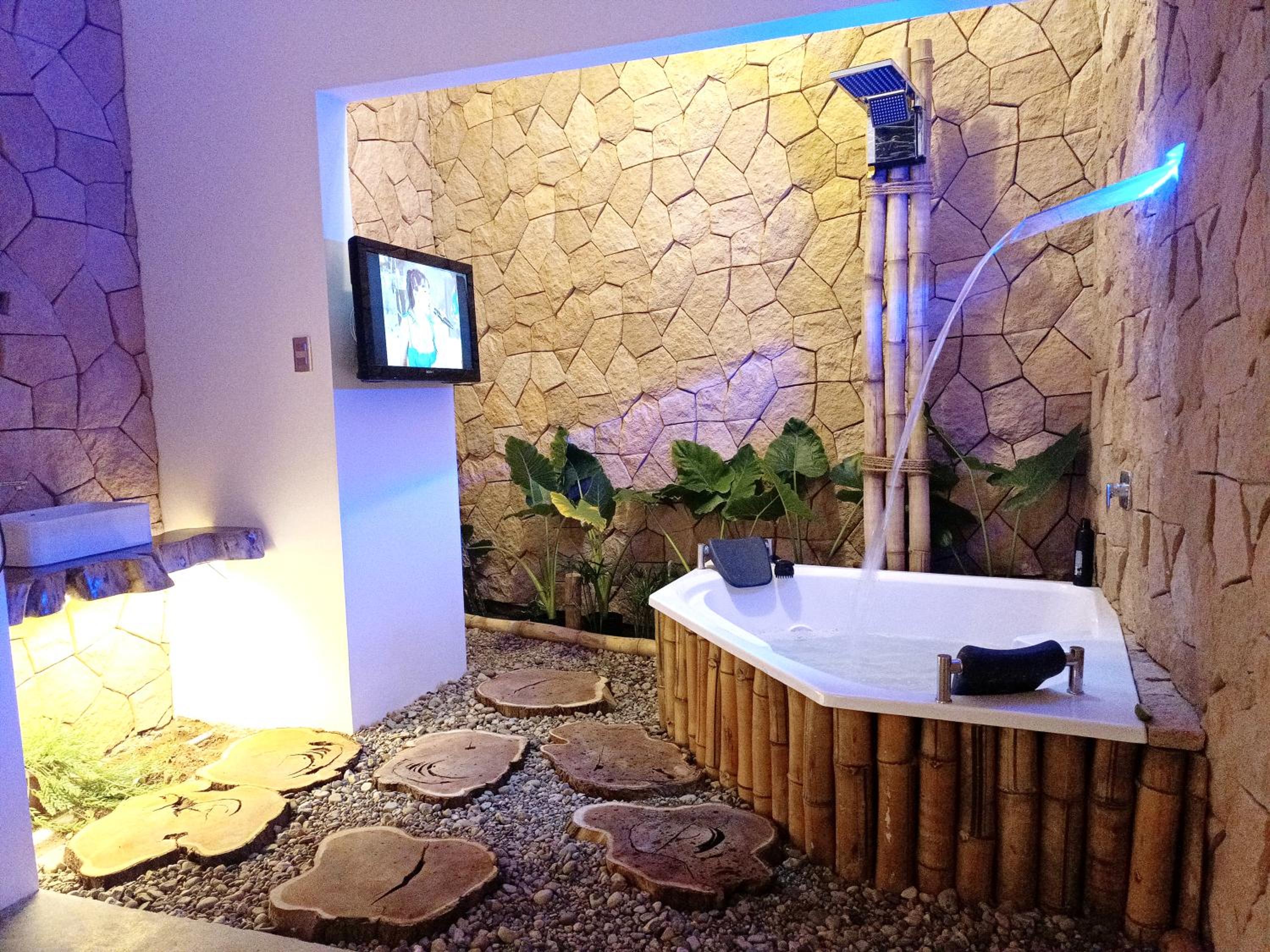 Bonita Casa Privada con Jacuzzi y Patio