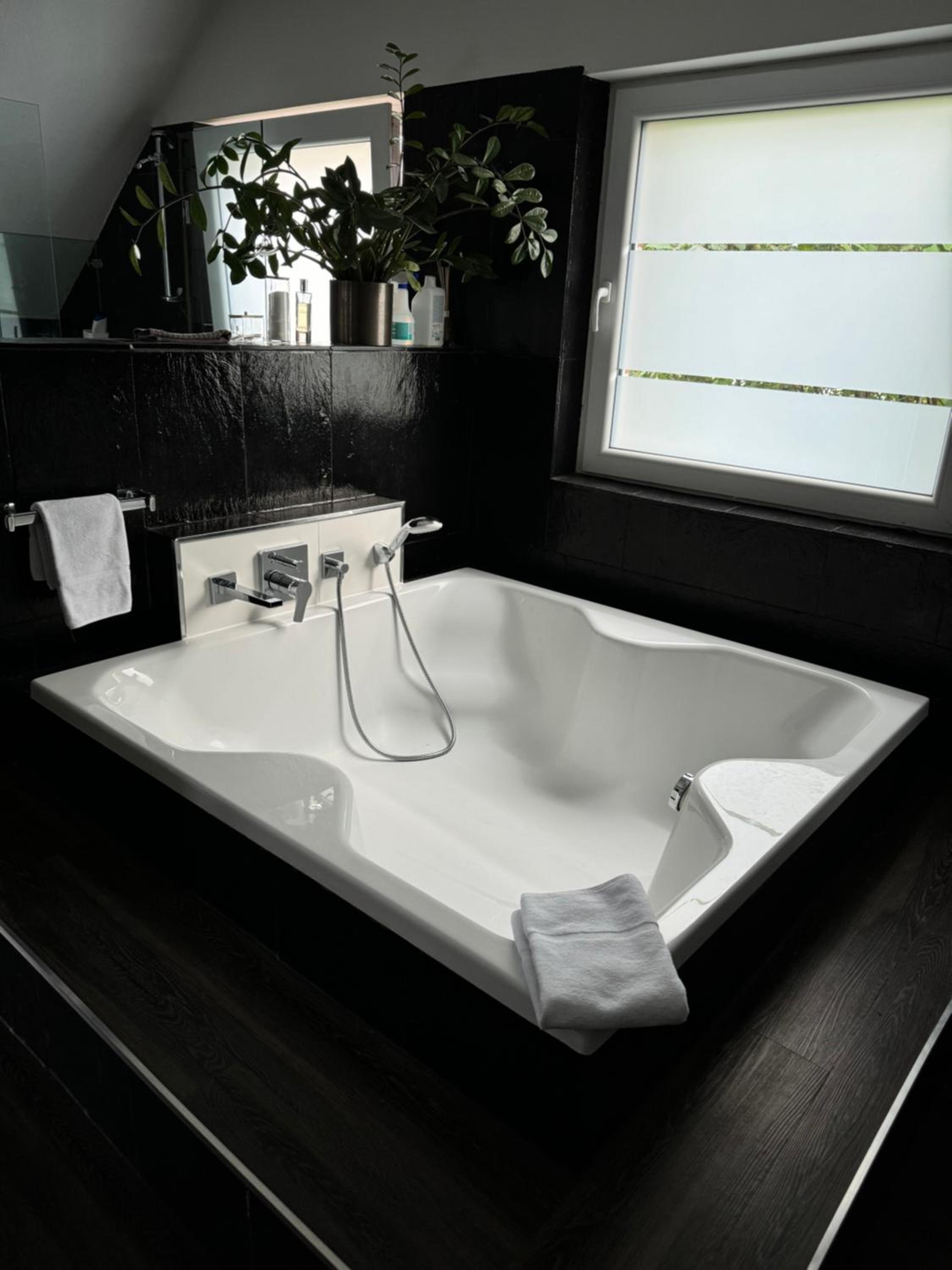 Modern House Gehrden auf 2 Etagen, Nice Garten, Barbecue, Contactless Check-in, free parking