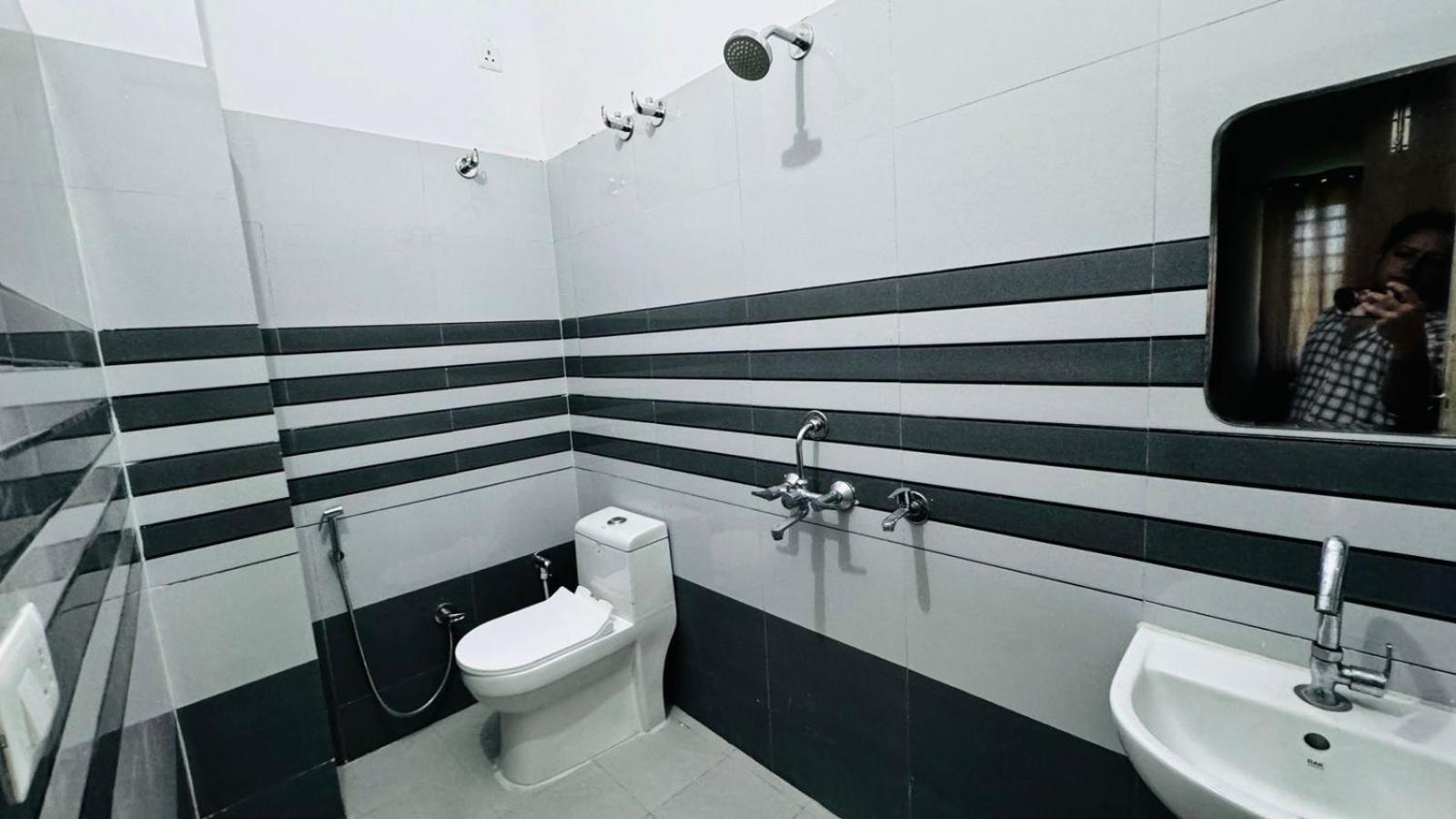 Gopinath Guest House