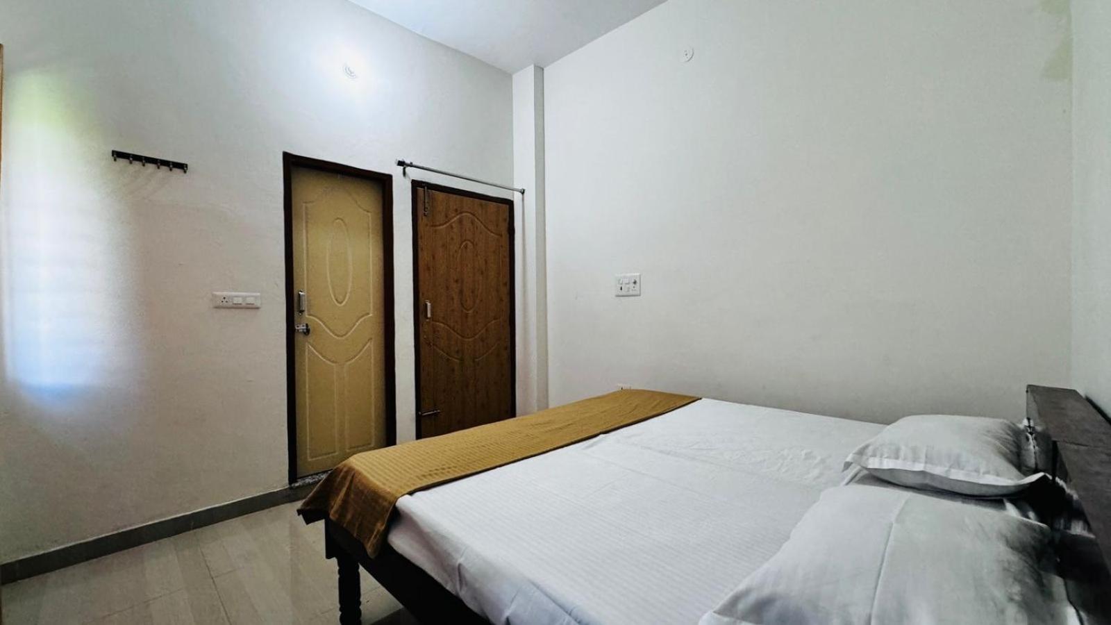 Gopinath Guest House