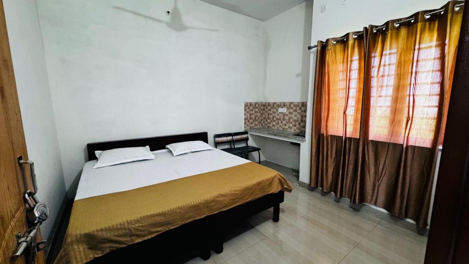 Gopinath Guest House