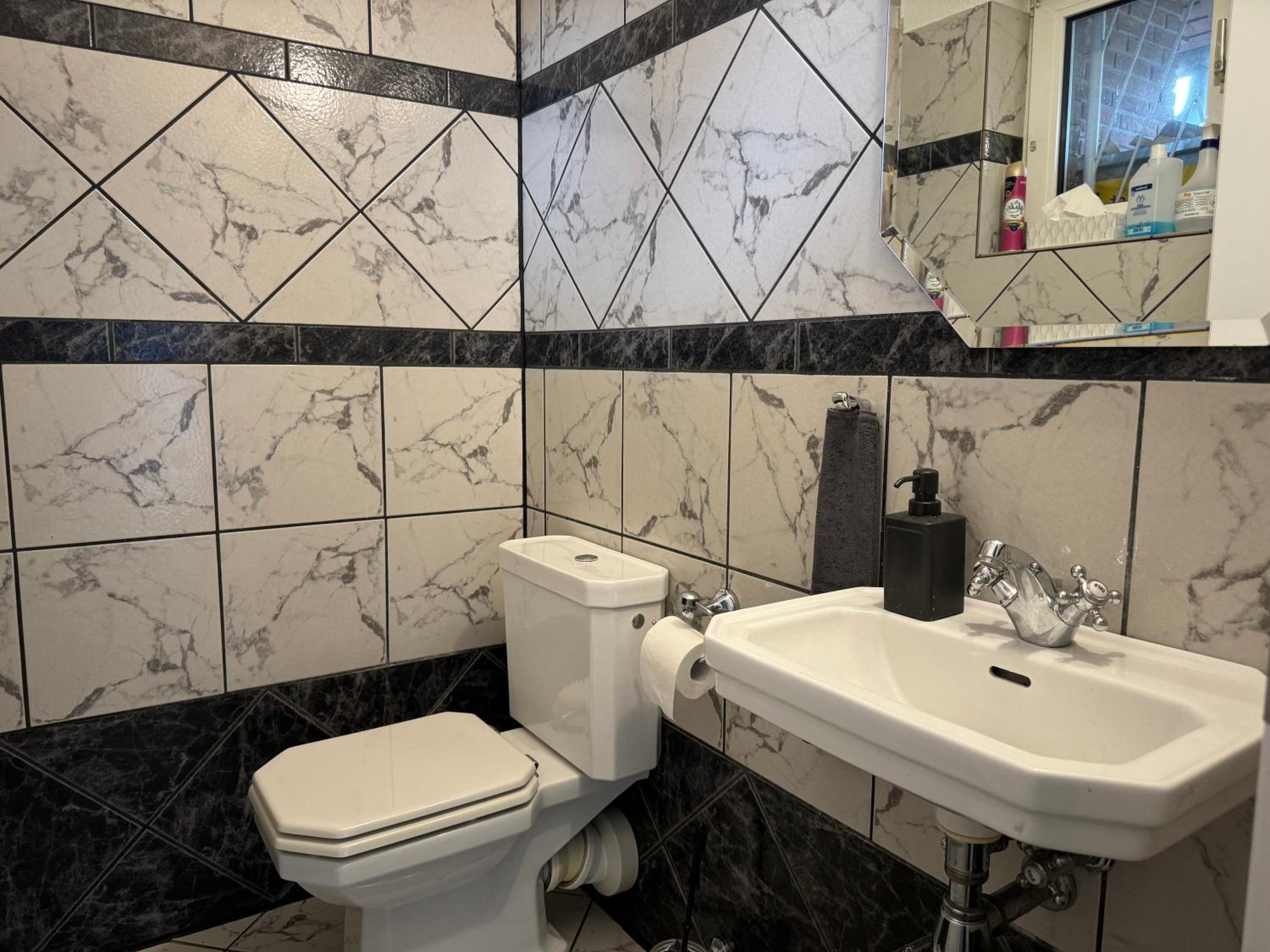 Modern House Gehrden auf 2 Etagen, Nice Garten, Barbecue, Contactless Check-in, free parking