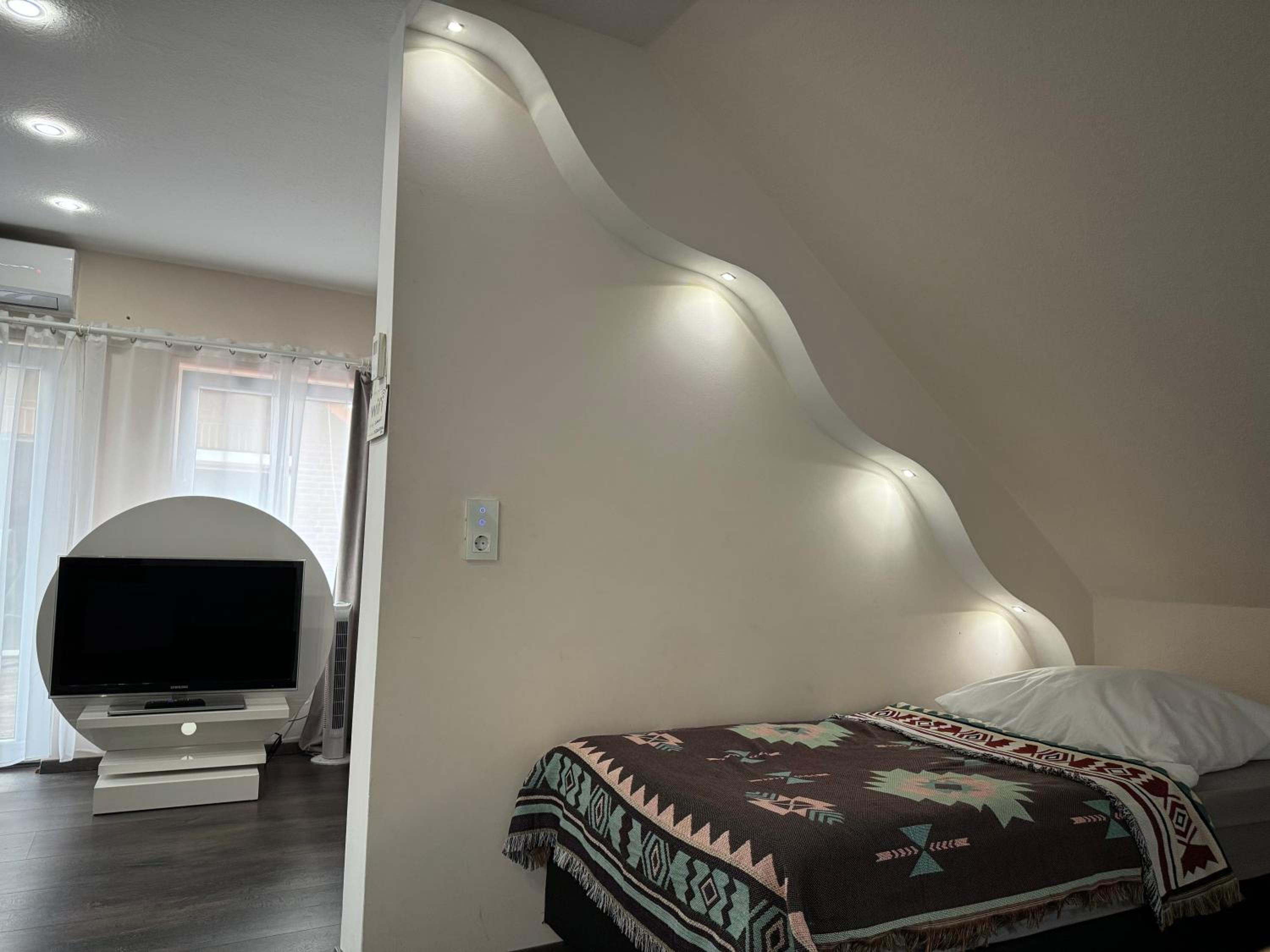 Modern House Gehrden auf 2 Etagen, Nice Garten, Barbecue, Contactless Check-in, free parking