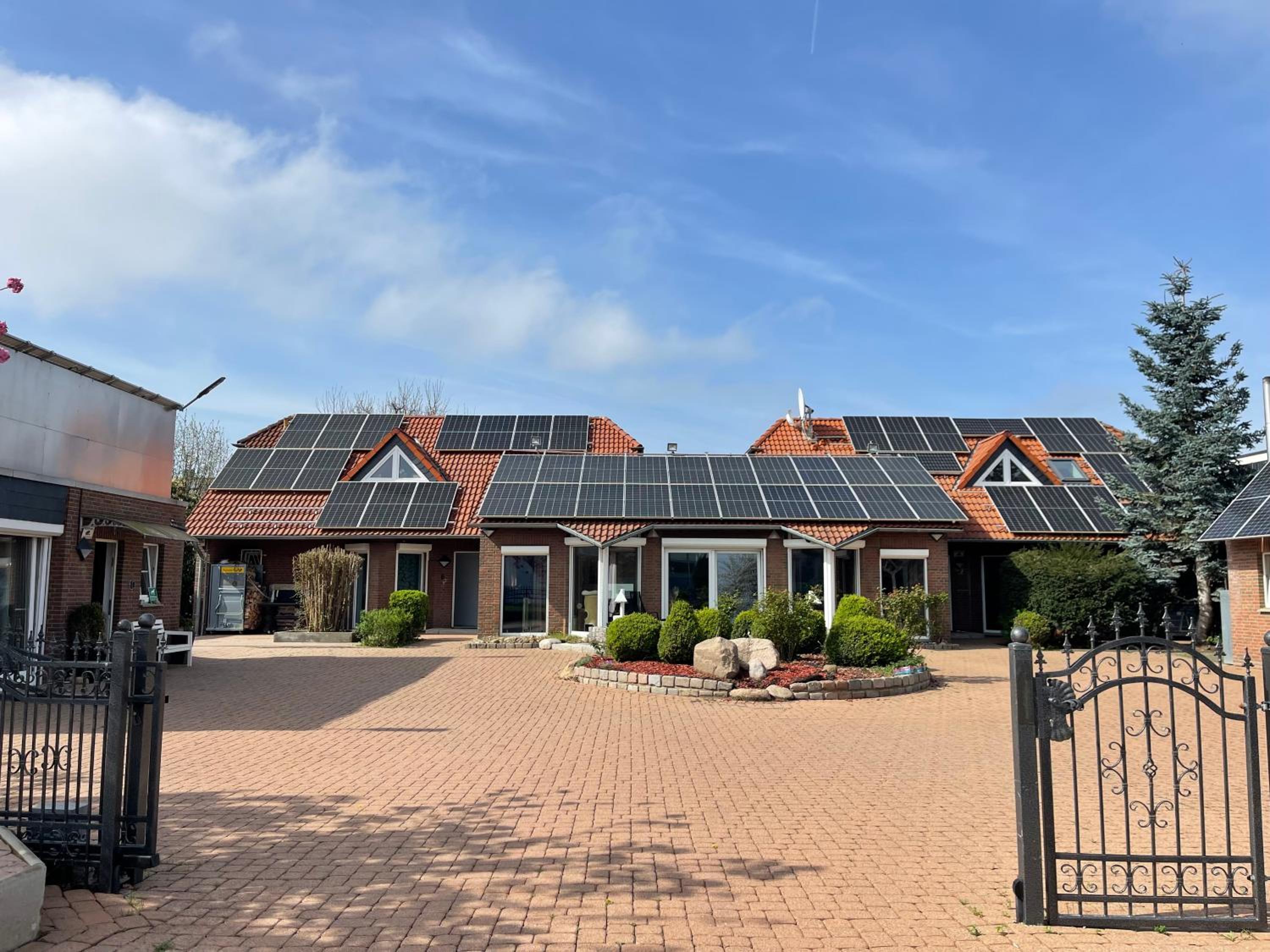 Modern House Gehrden auf 2 Etagen, Nice Garten, Barbecue, Contactless Check-in, free parking