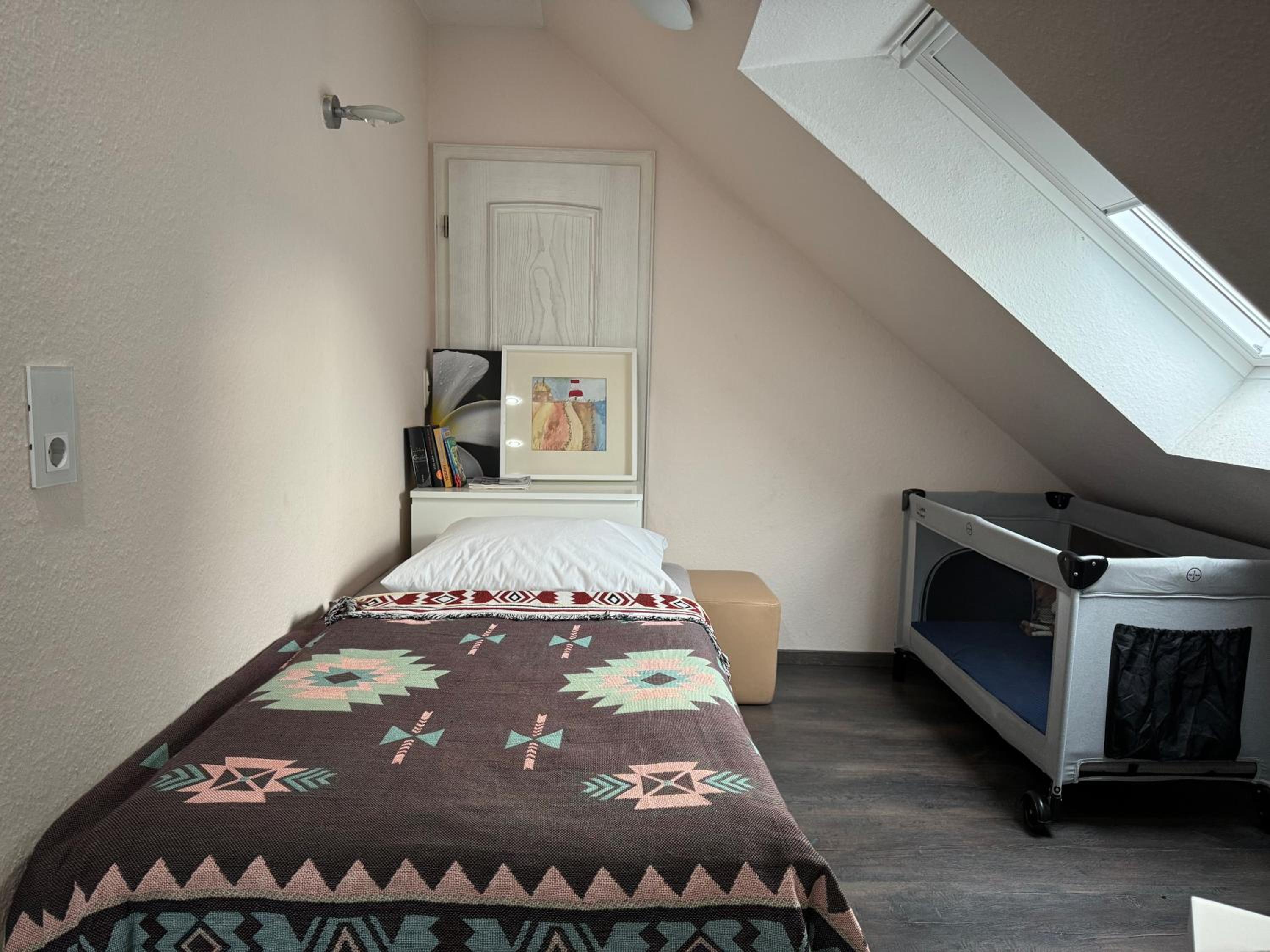 Modern House Gehrden auf 2 Etagen, Nice Garten, Barbecue, Contactless Check-in, free parking