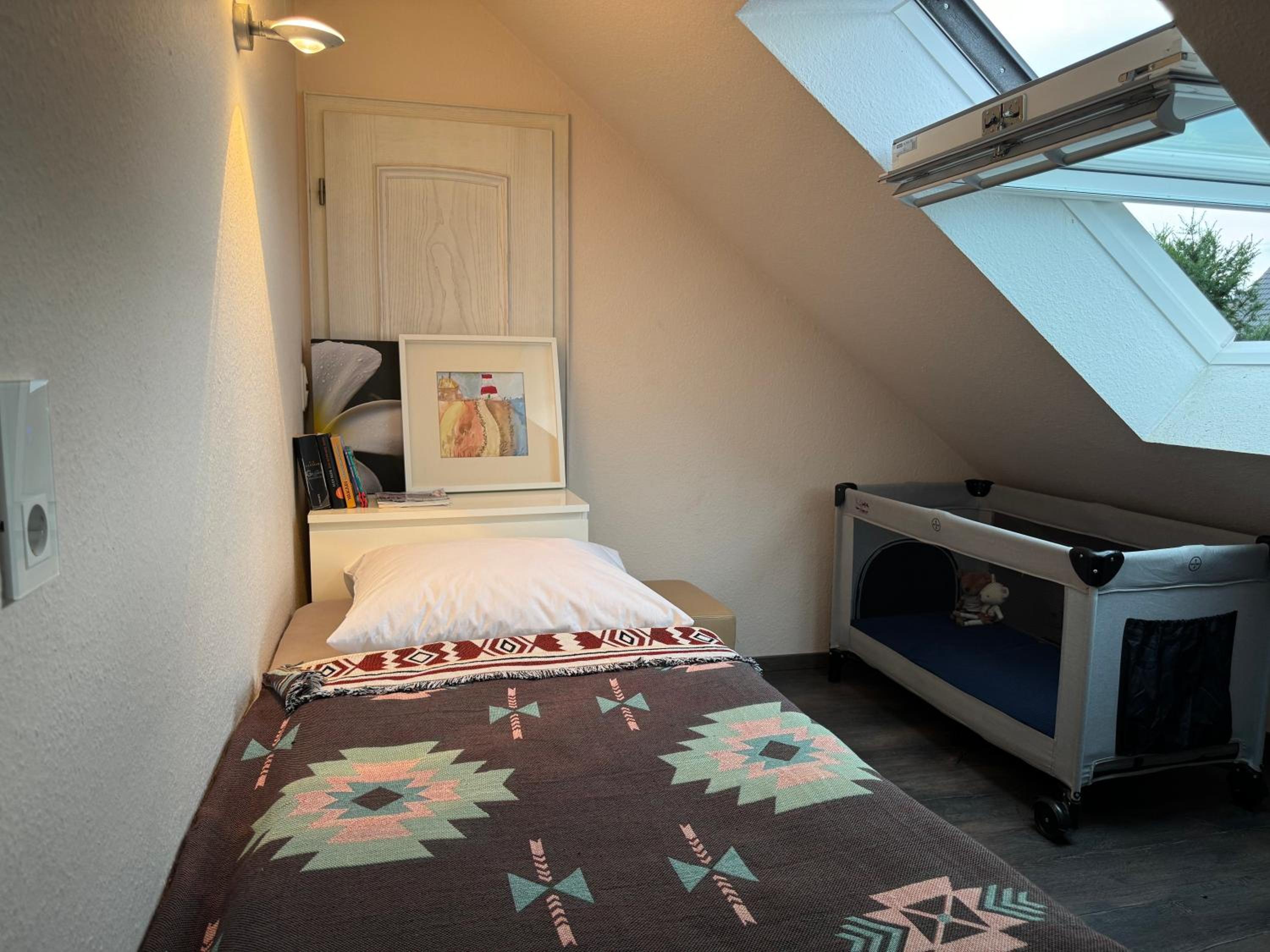 Modern House Gehrden auf 2 Etagen, Nice Garten, Barbecue, Contactless Check-in, free parking