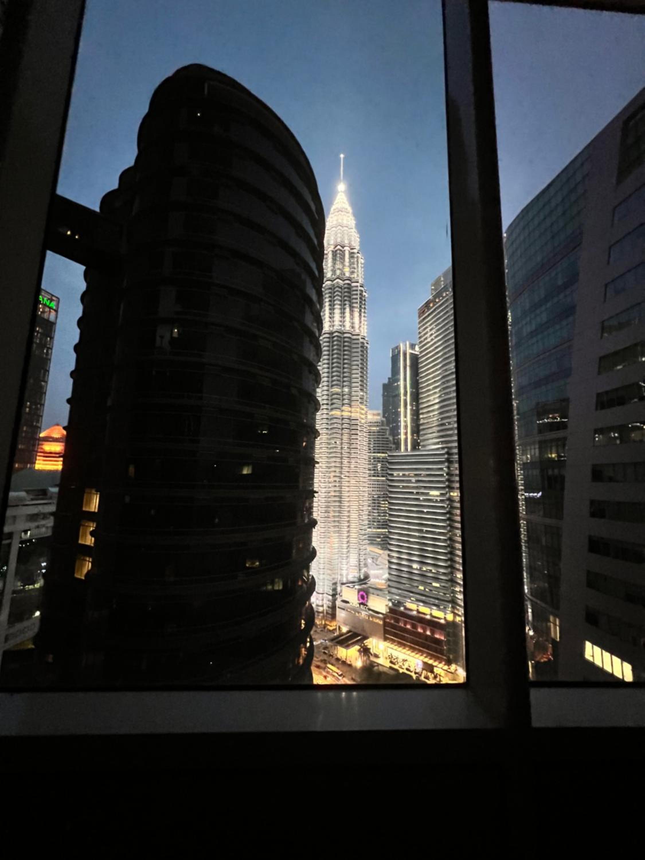 Sky Suites at KLCC by Mitstay