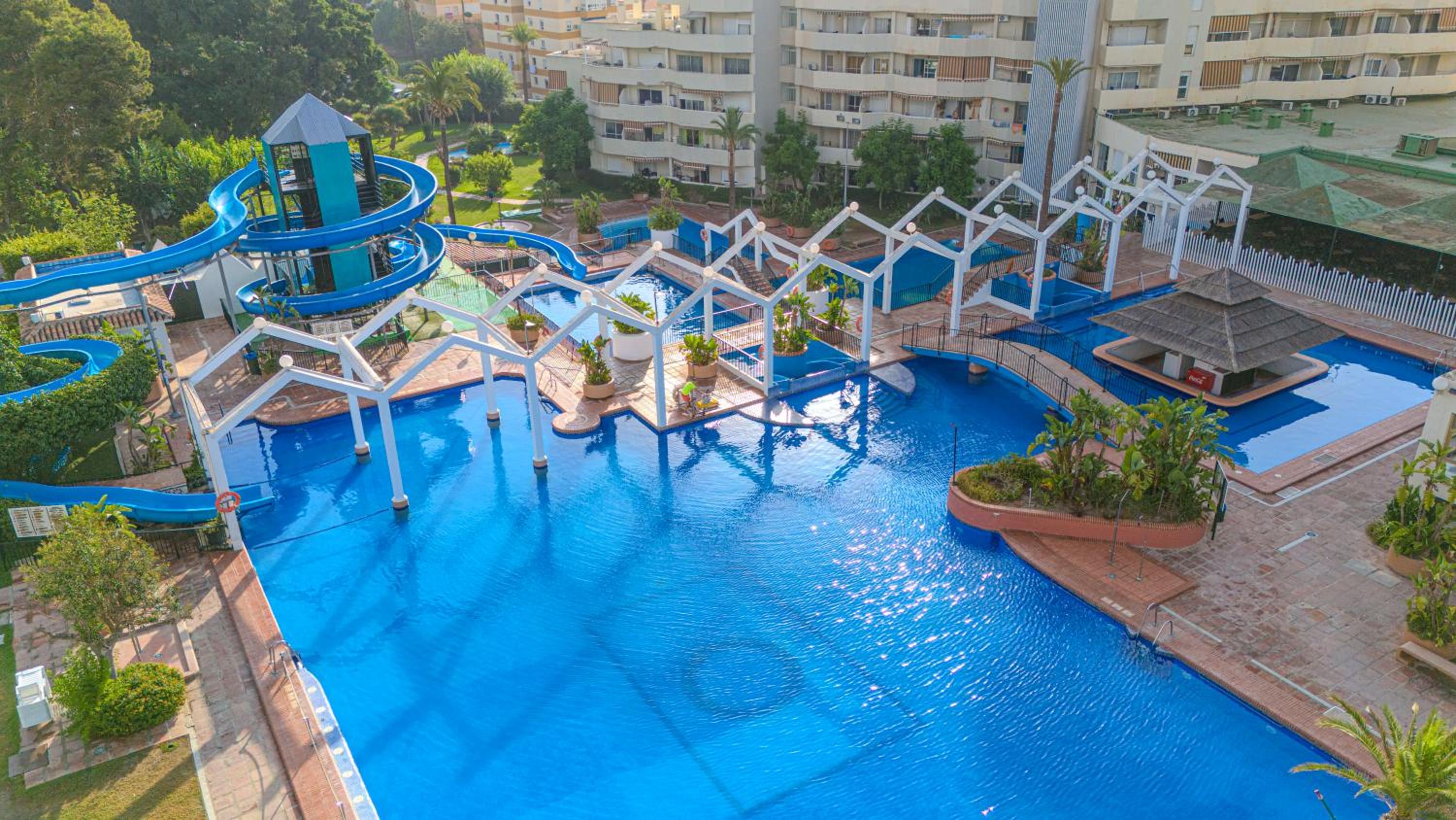 Apartamento vistas al mar y piscina Benalmádena