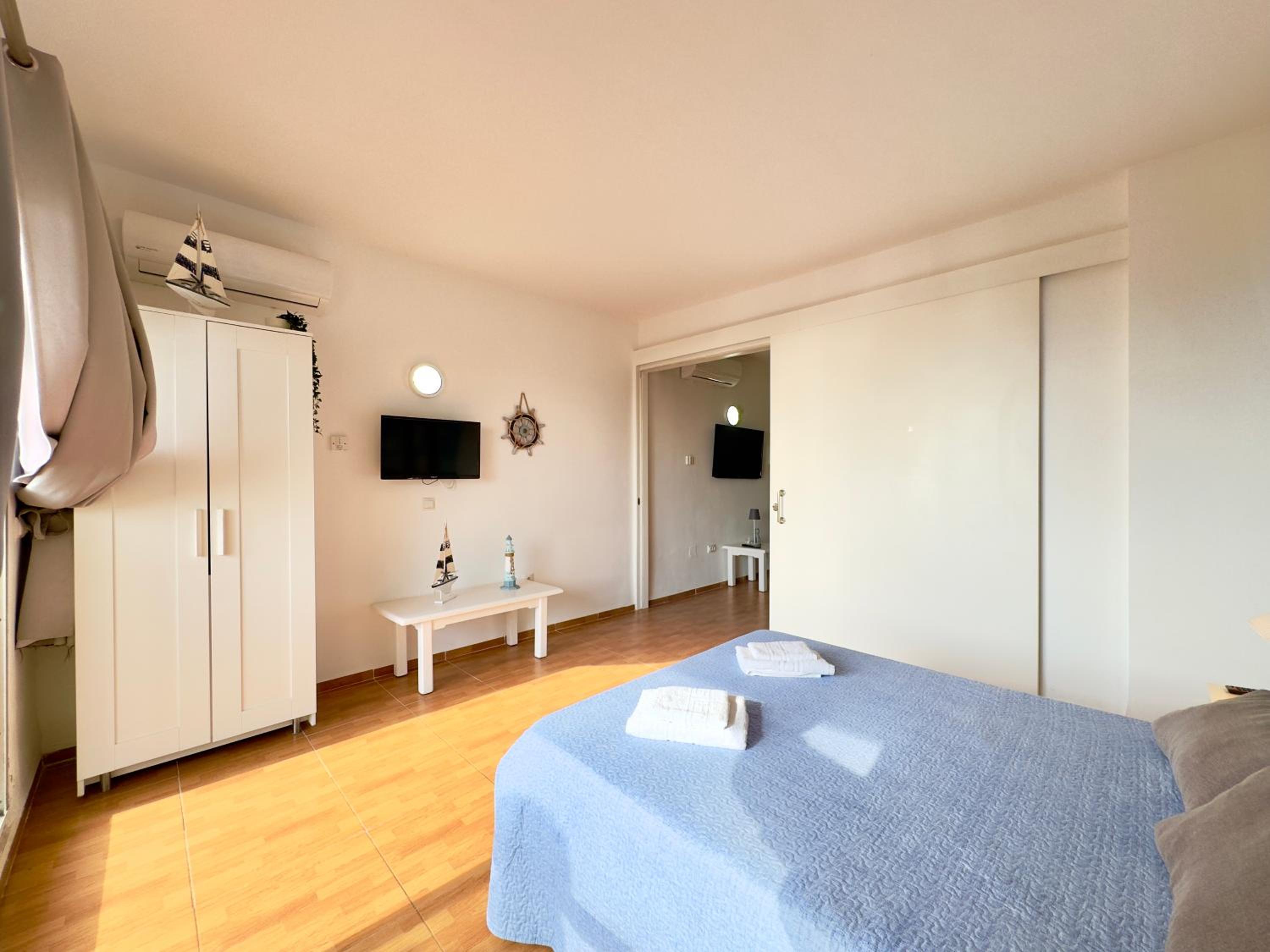 Apartamento vistas al mar y piscina Benalmádena