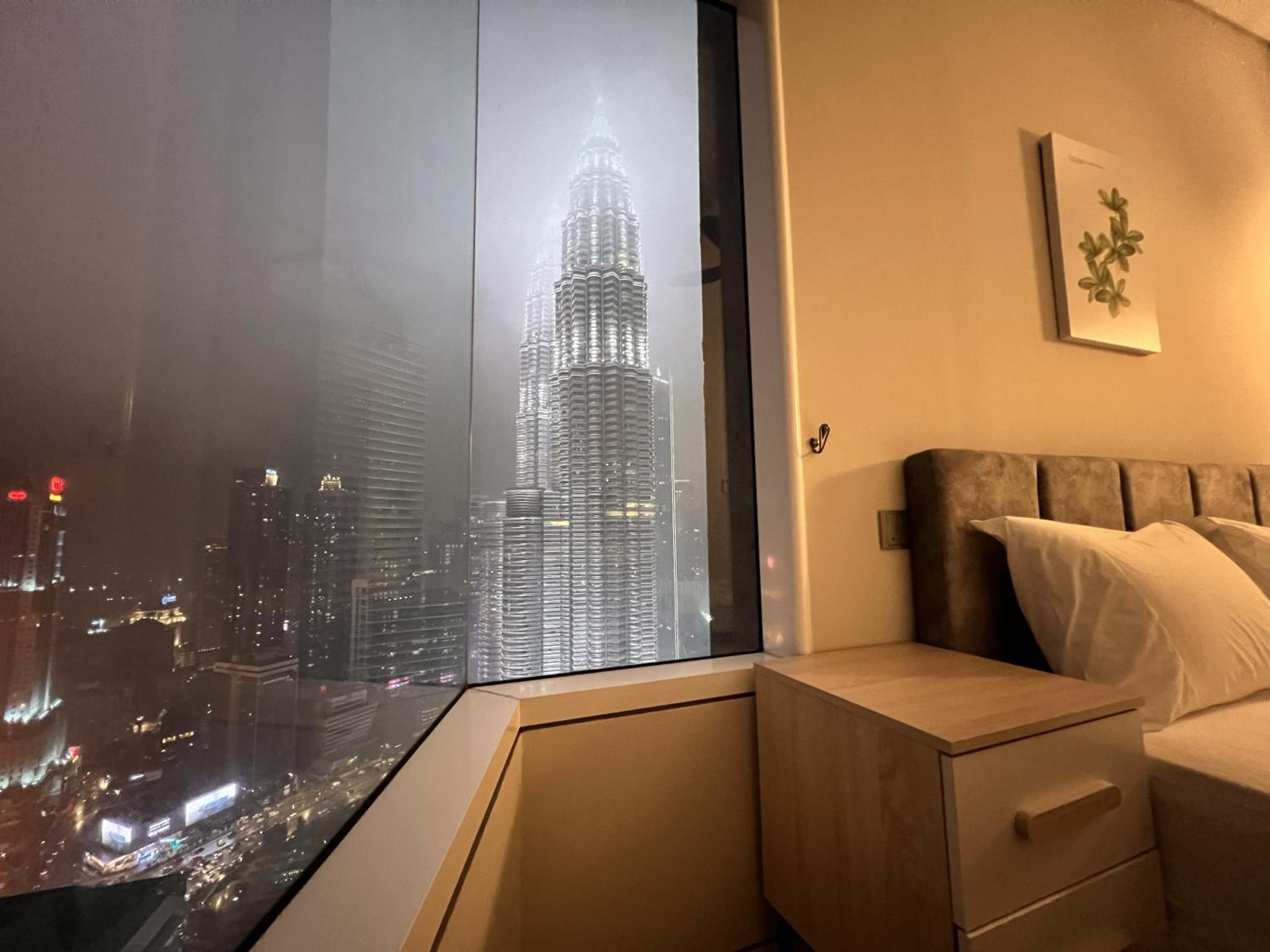 Sky Suites at KLCC by Mitstay