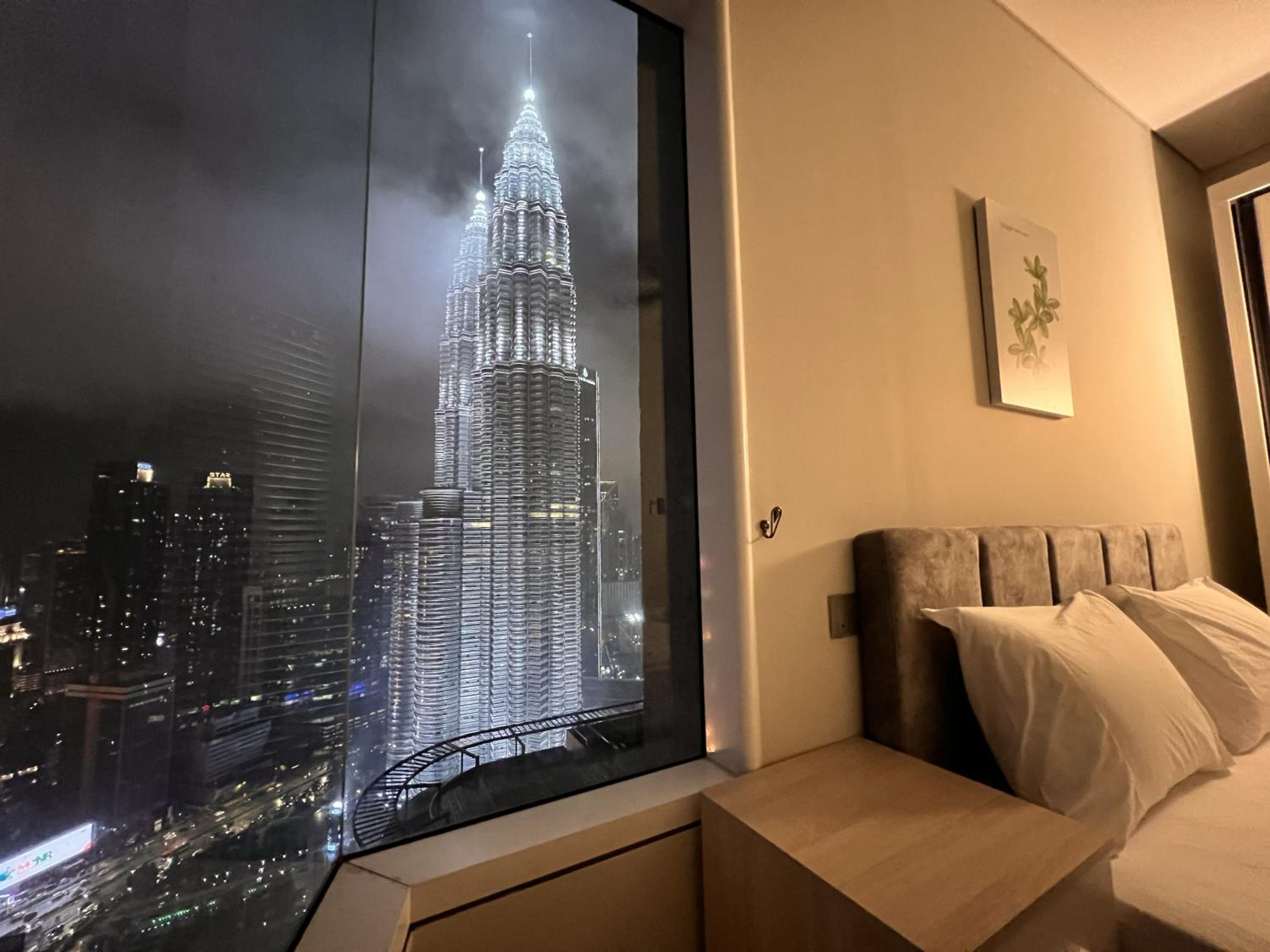 Sky Suites at KLCC by Mitstay