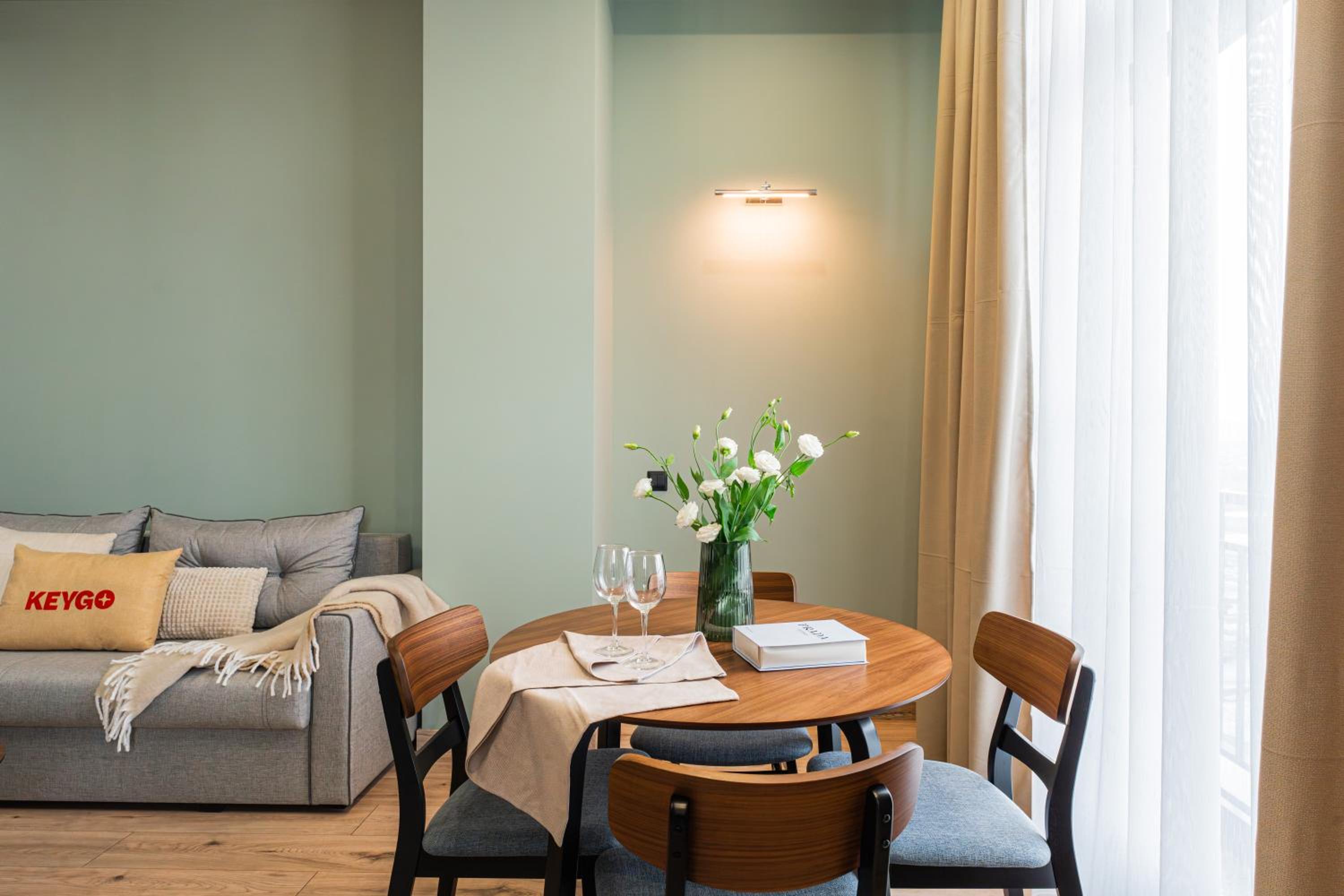 Apartment KeyGo #0096 comfort and coziness in the city