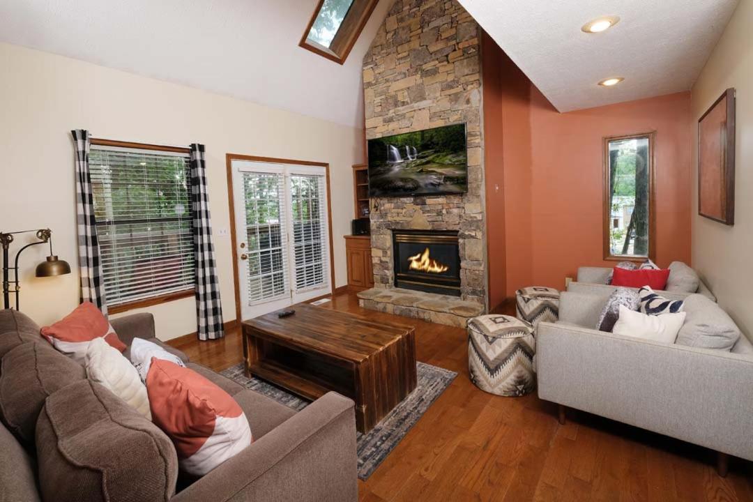 Gateway to the Smokies By Colonial Properties view 2