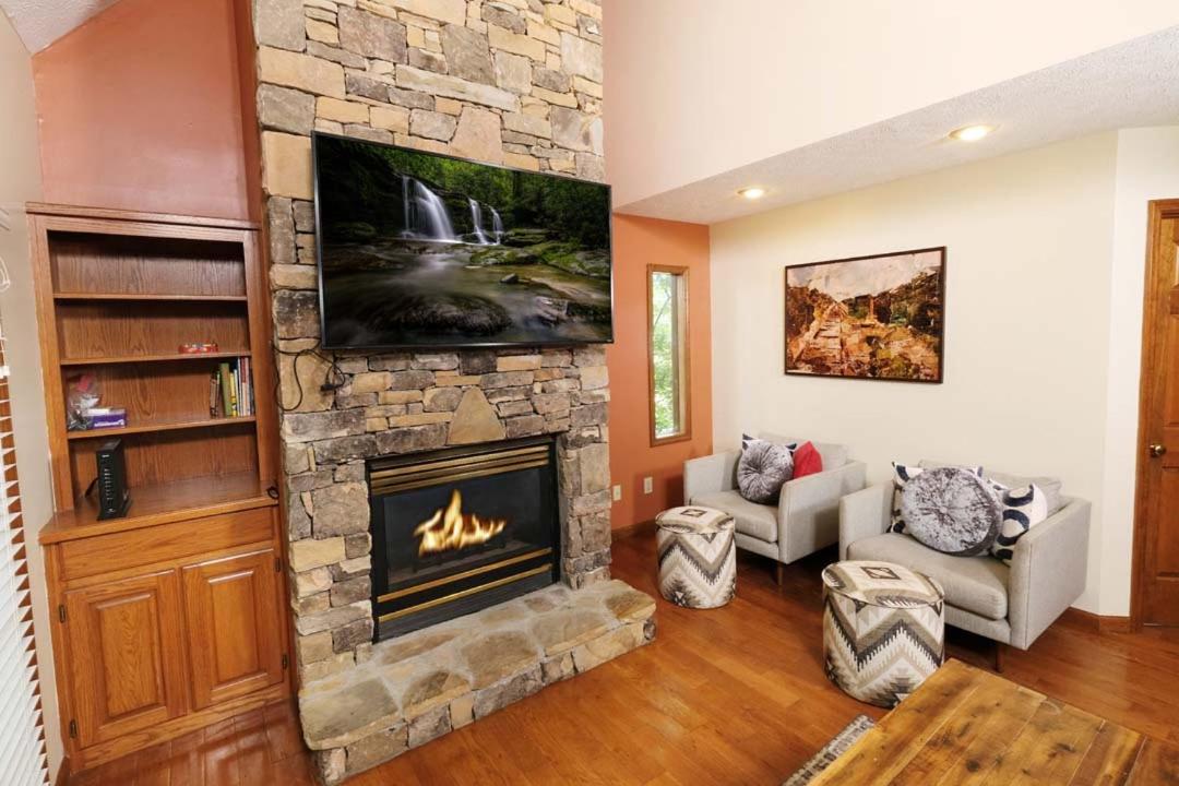 Gateway to the Smokies By Colonial Properties view 3