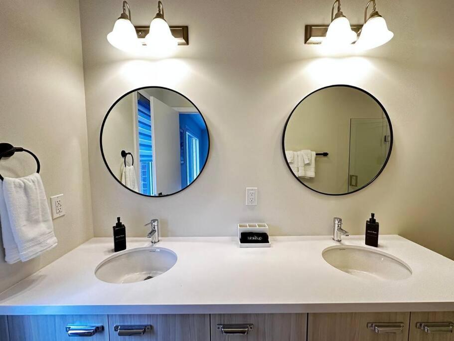 Luxury Newly Build 4BR 4Bath in Oakville