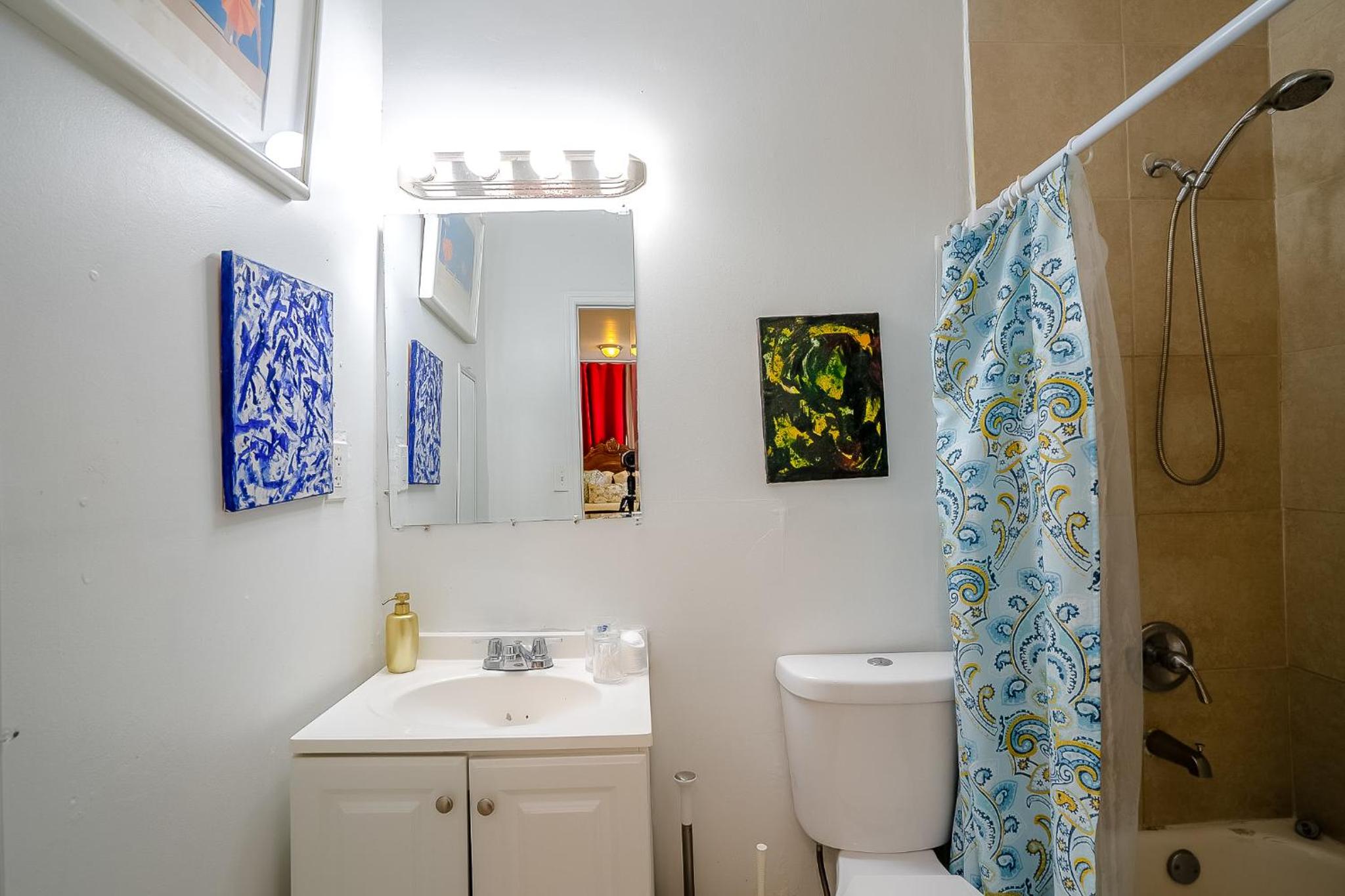 Private Rooms at Miami, Buena Vista with Parking