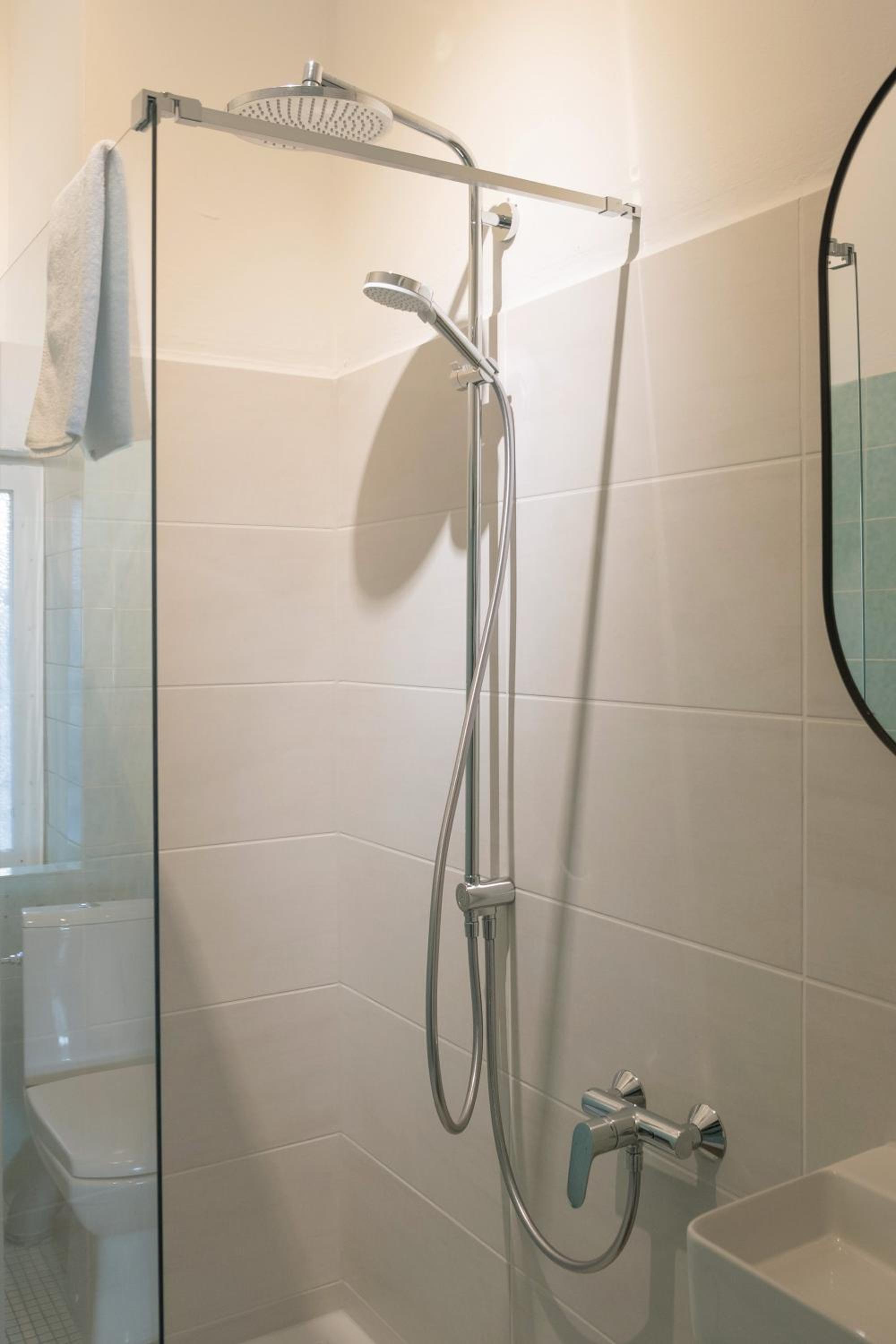 Spacious 3BR Apartment at Schillerkiez - Groups & Families