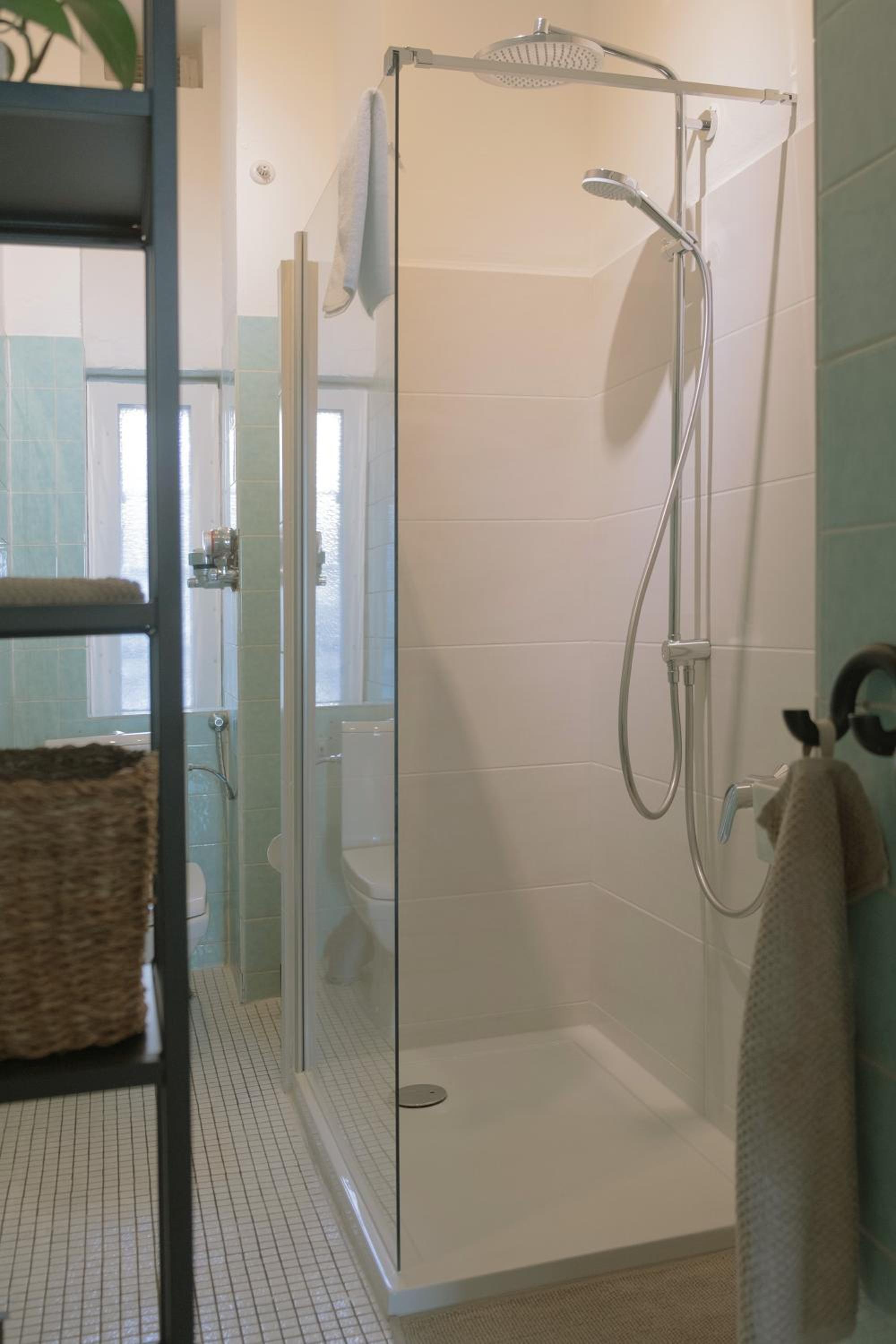 Spacious 3BR Apartment at Schillerkiez - Groups & Families