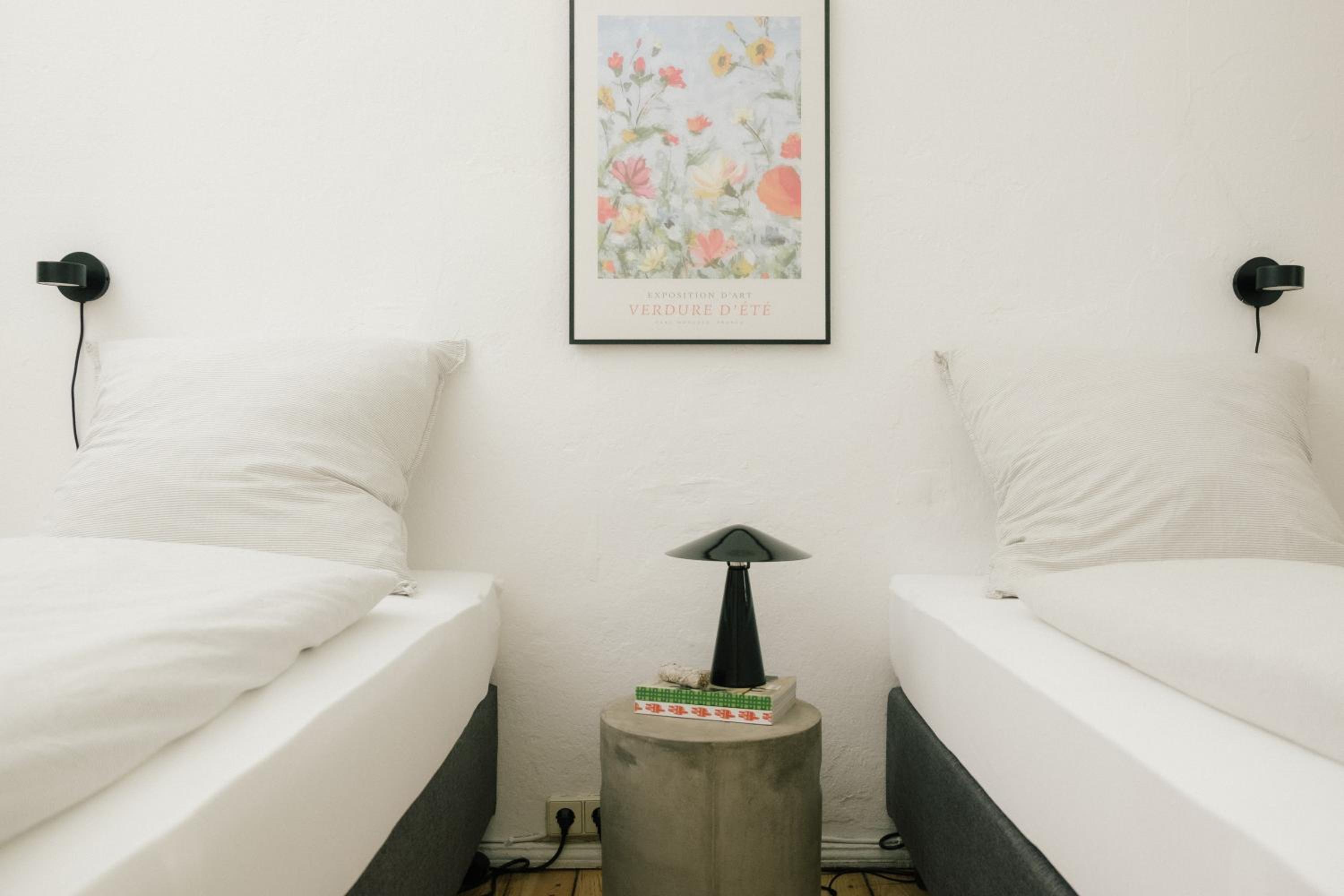 Spacious 3BR Apartment at Schillerkiez - Groups & Families